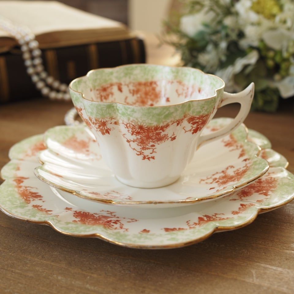 英国シェリー フォーリー 9059スノードロップ トリオC カップ＆ソーサー F 2