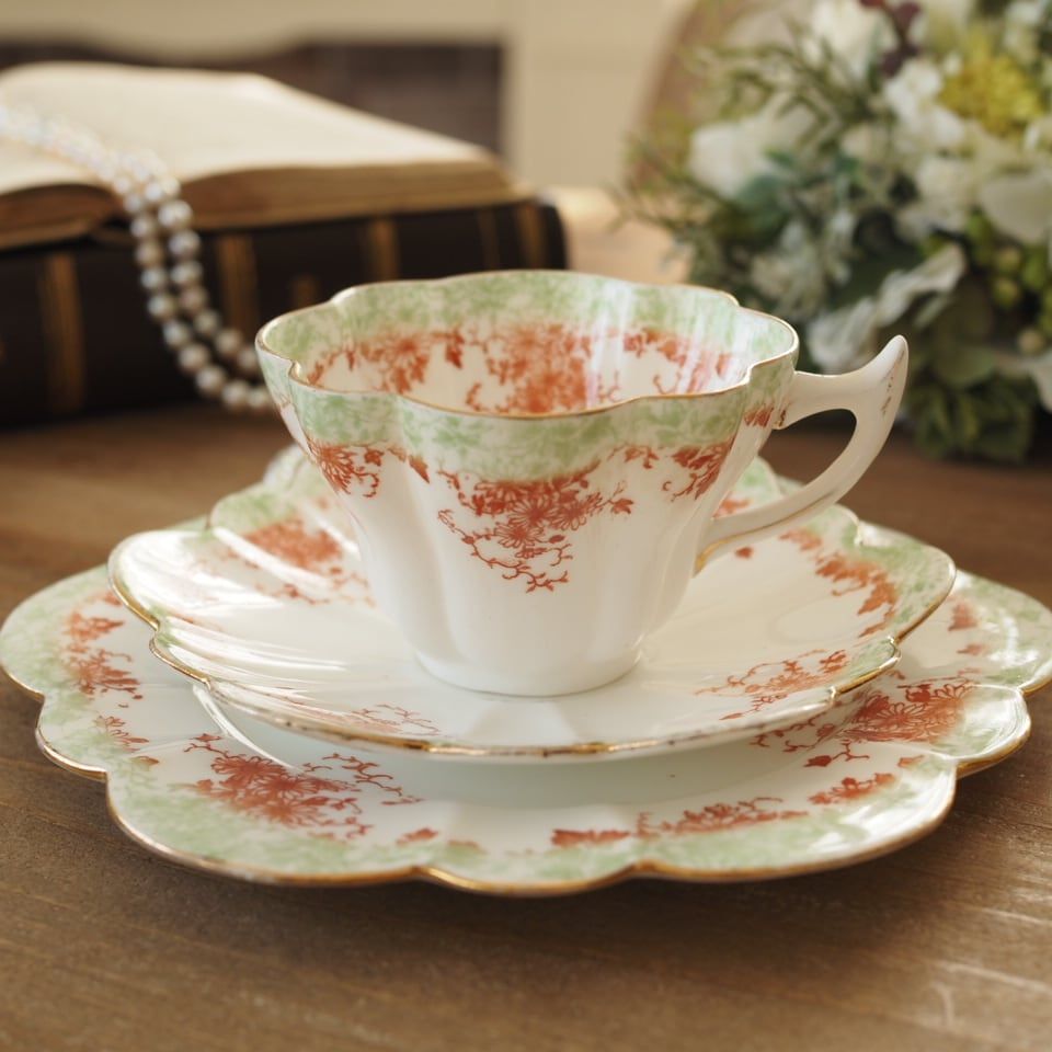 美品 英国シェリー フォーリー 9059スノードロップ トリオB カップ＆ソーサー F2