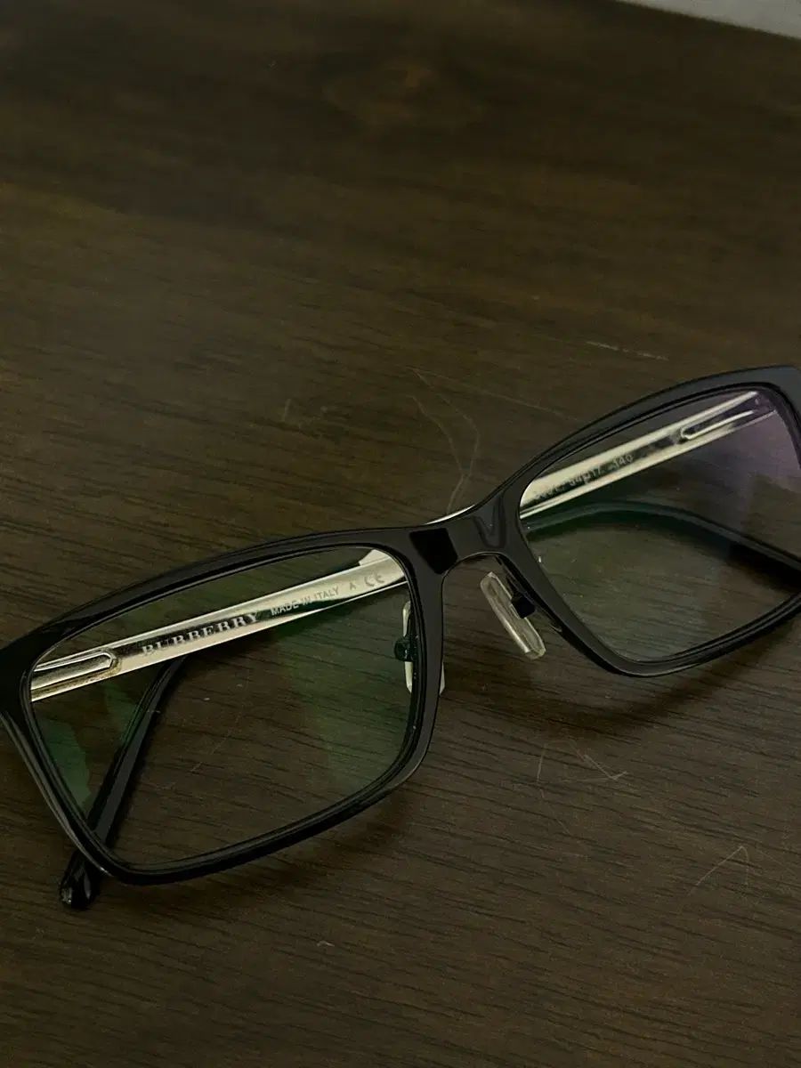 バーバリー ブラック ウェリントン メガネ