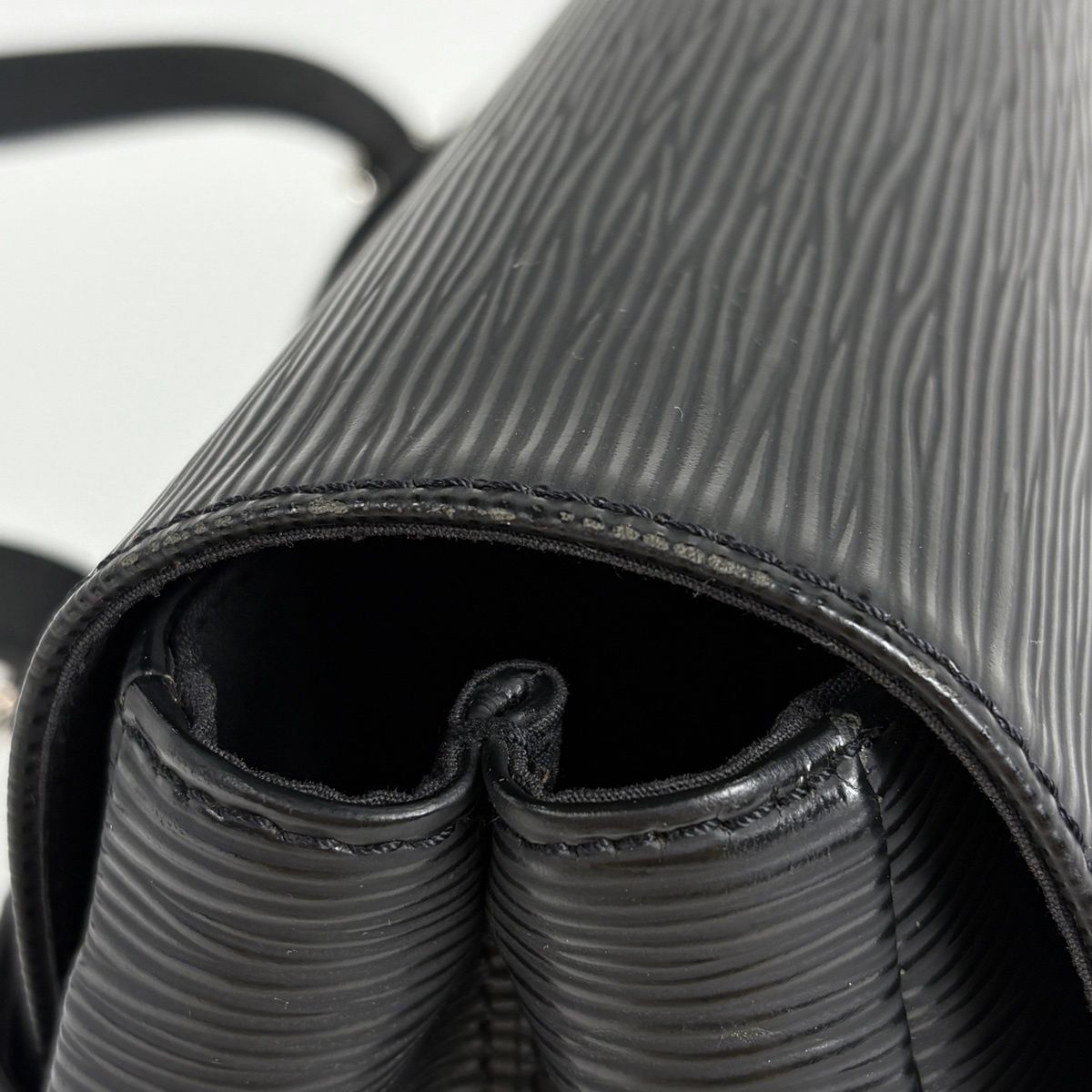 美品　ルイヴィトン　ヴォルテール　エピ　ノワール　ハンドバッグ　真贋済 ルイ・ヴィトン Louis Vuitton セギュール MM ハンドバッグ ショルダー