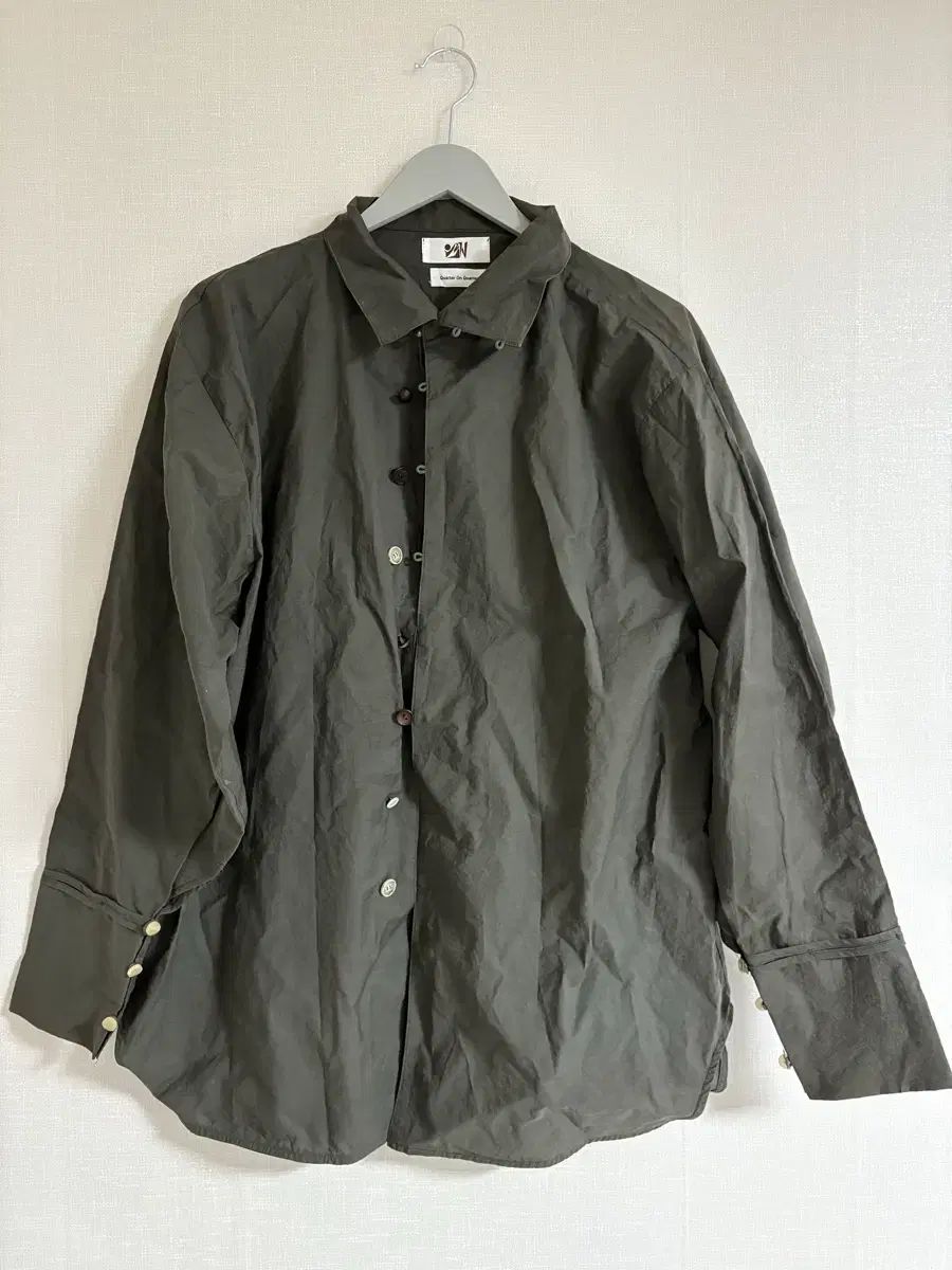 OS Quarter on シャツ カーキ