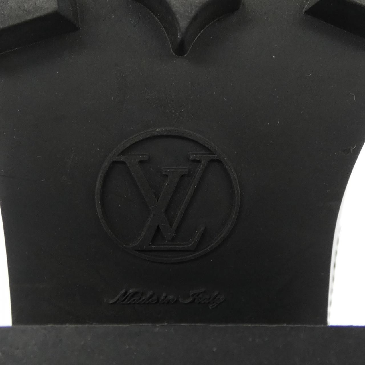 VUITTON