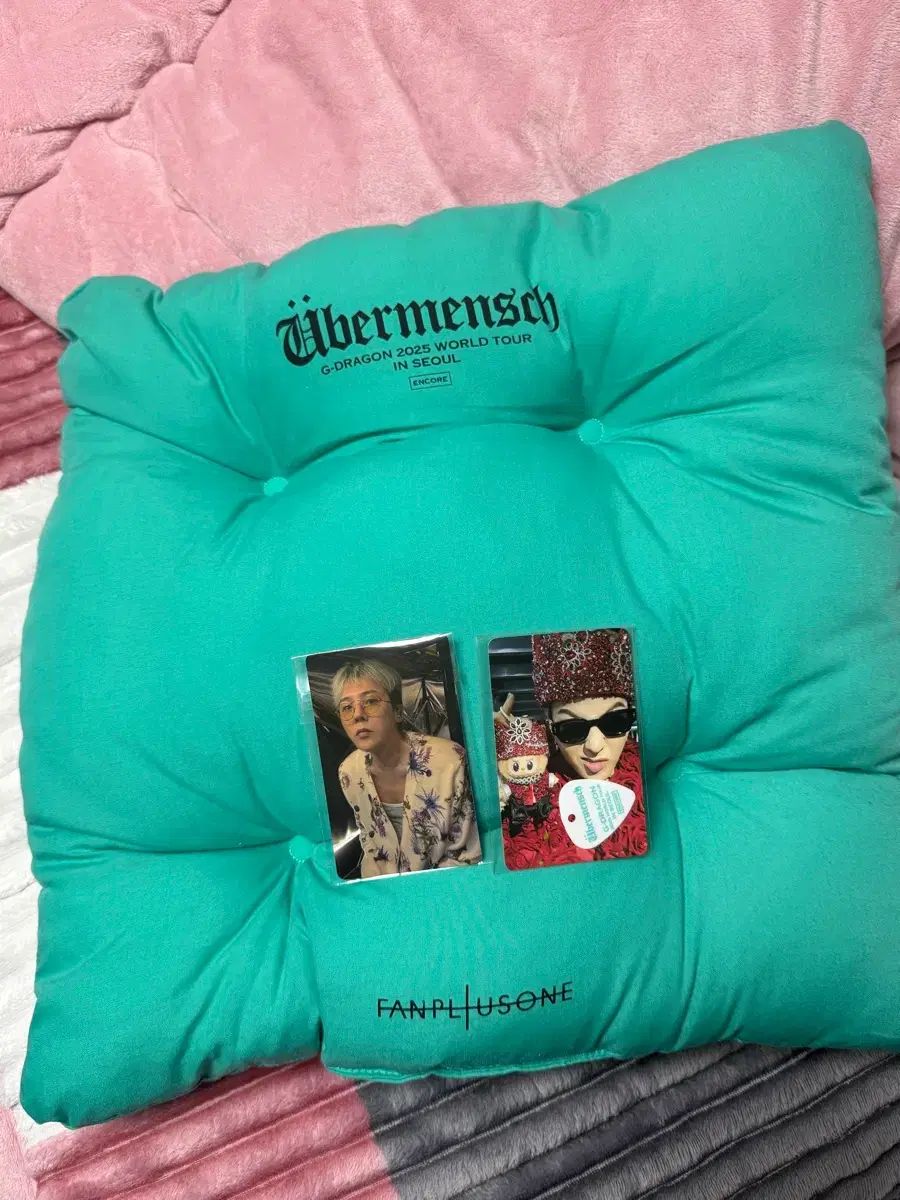 G DRAGON ジードラゴン クッション トレカ コンサート ギターピック