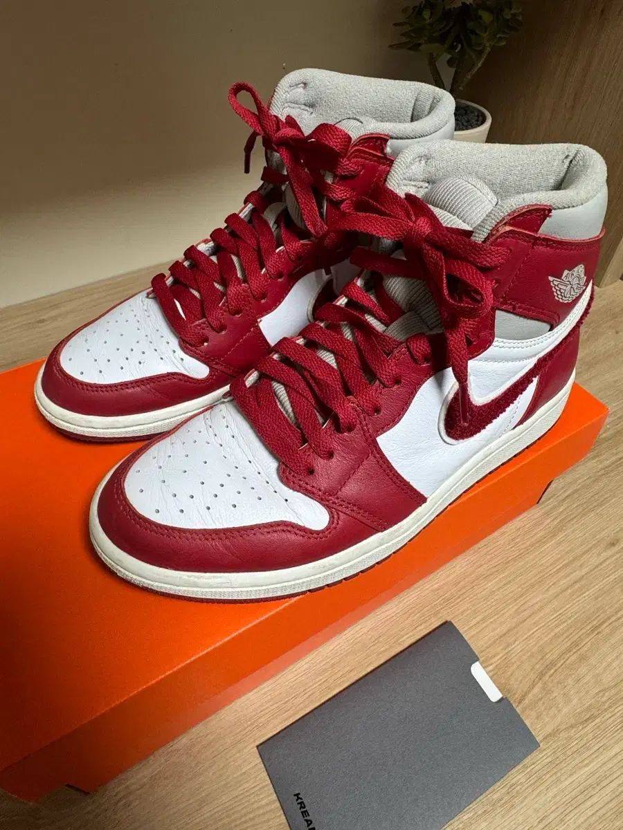ナイキ ジョーダン 1 レトロ ハイ OG スタジャン レッド 245