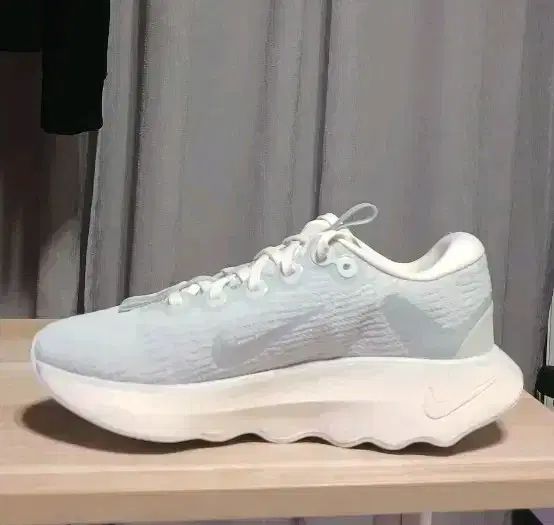 NIKE ナイキ ウーマン ウール モチバ スニーカー 箱なし