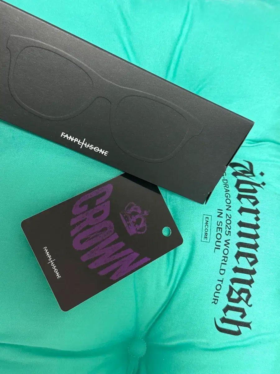 G DRAGON ジードラゴン コンサート クッション Crown クラウン ホログラム ステンドグラス サングラス