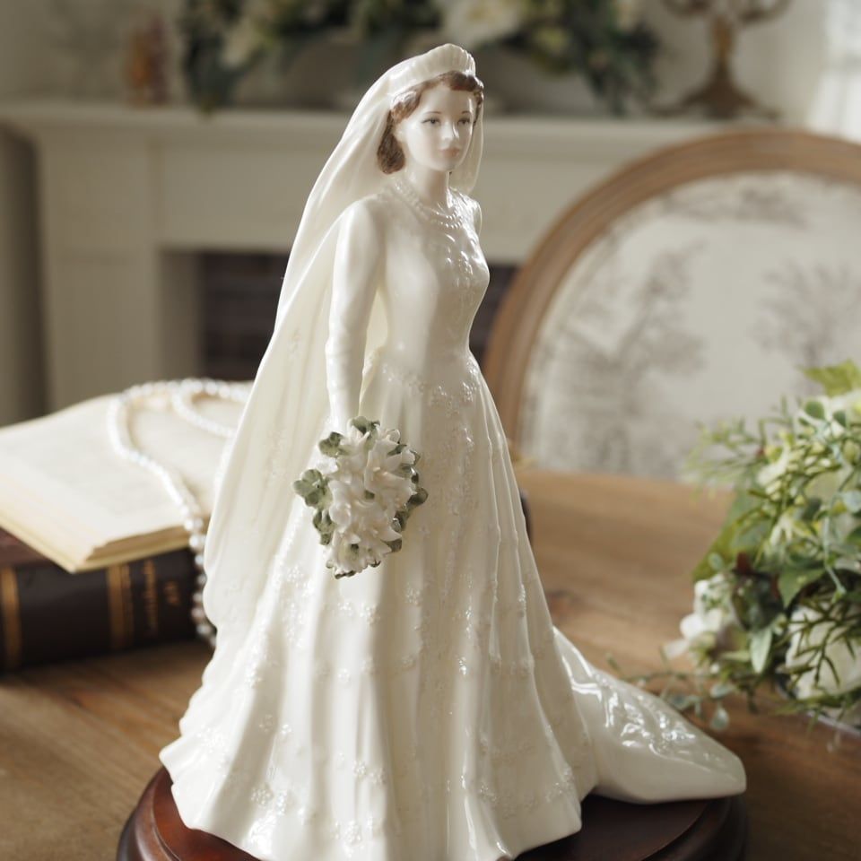 美品　英国コールポート　限定フィギュリン　Queen　ウェディング　　F5 美品 英国コールポート 限定フィギュリン Queen ウェディング F5