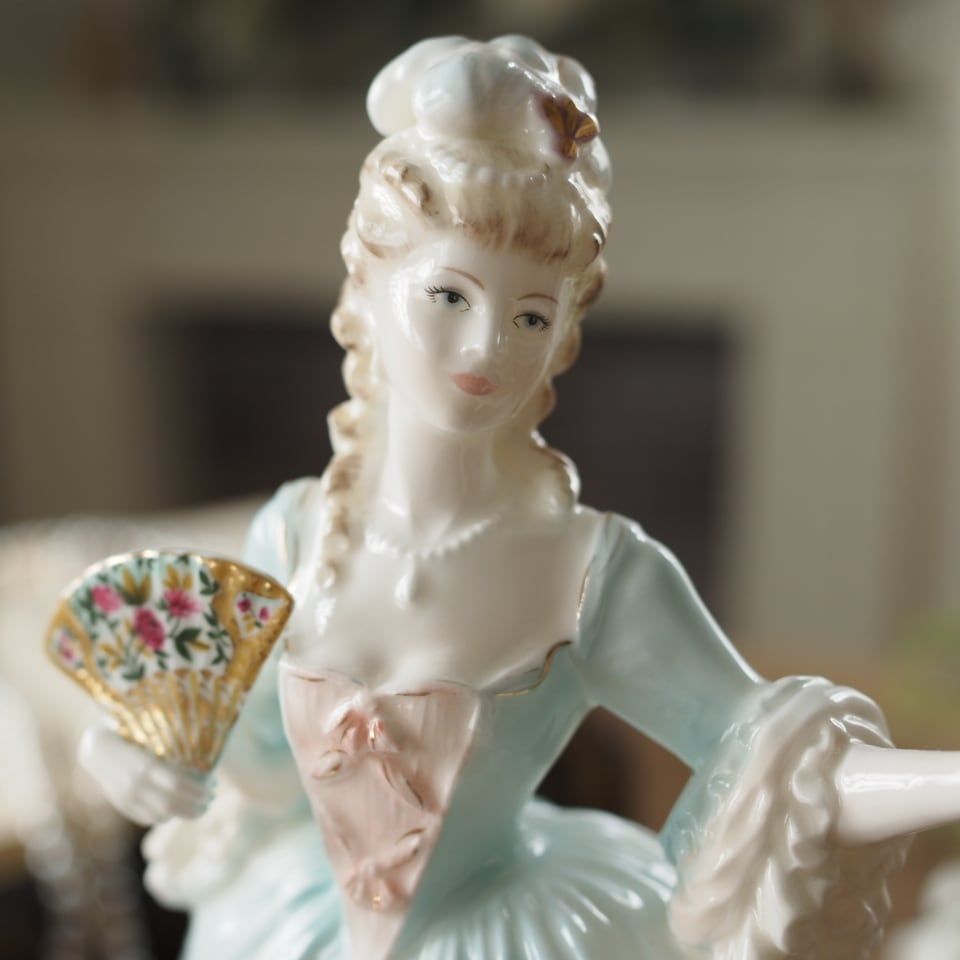 人気】英国コールポート 限定フィギュリン マリーアントワネット F9