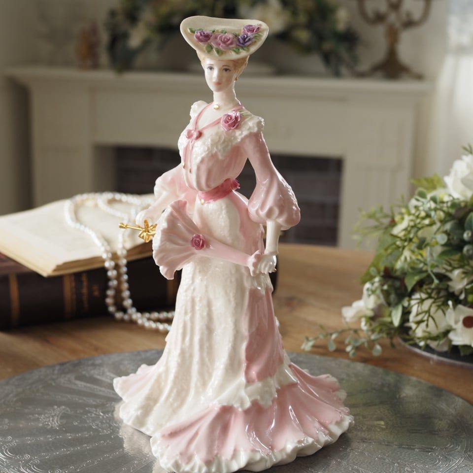 希少 英国コールポートフィギュリン LADY CAROLINE F9 - メルカリ