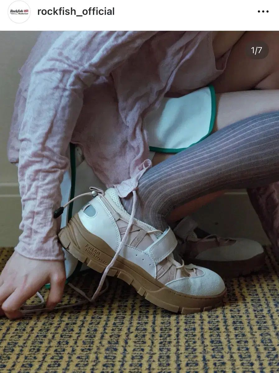 ロックフィッシュ ブリン バックル スニーカー ピンクベージュ 250