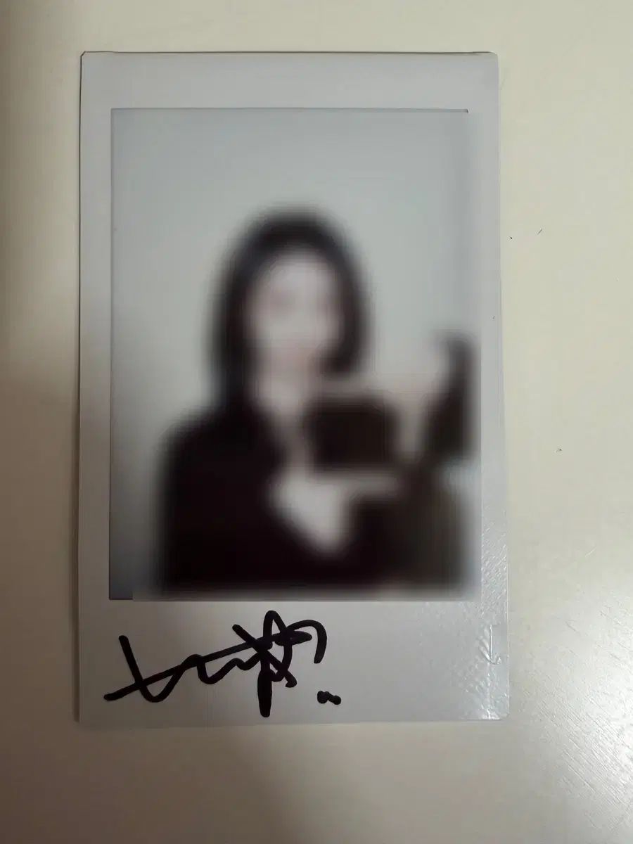 トリプルS シニ サイン入りチェキ