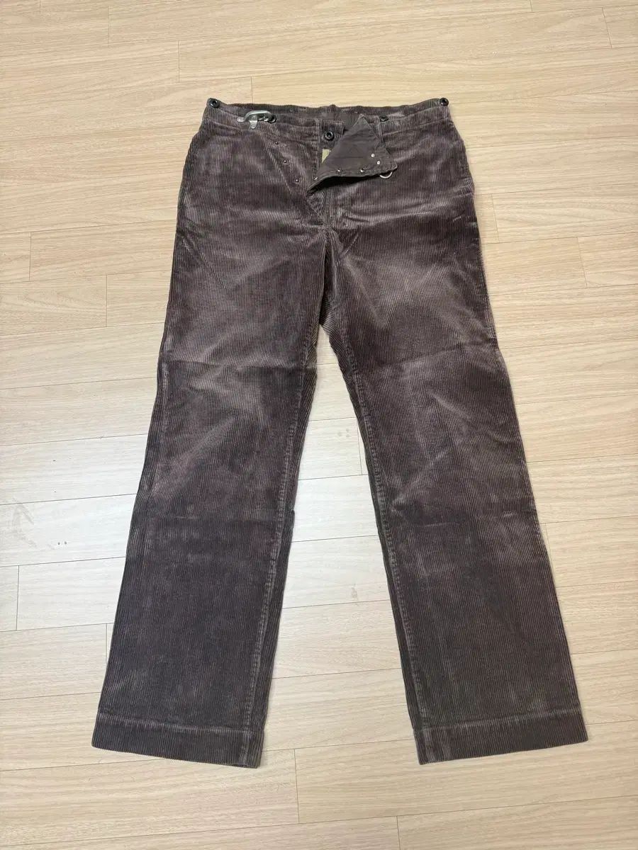 조 コーデュロイ フック パンツ