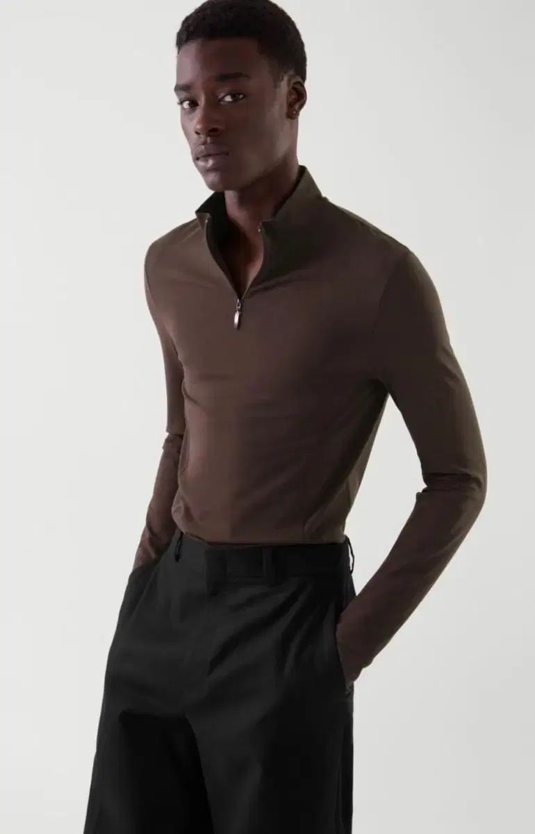 COS スリムフィット モックネック トップス Mサイズ