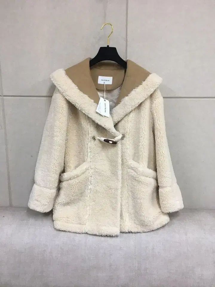 COVETBLAN アイボリー ボア セーラーカラー フードコート