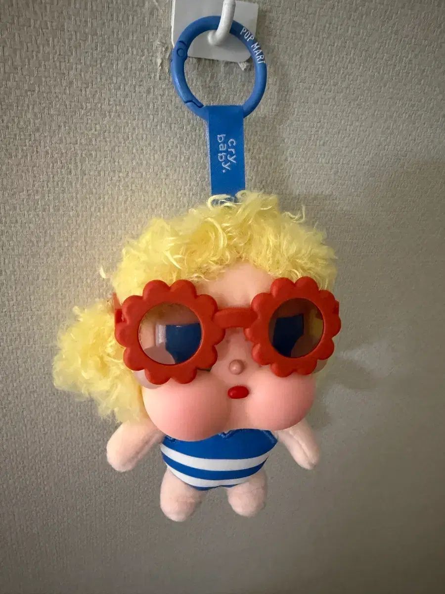 驚きの破格値,高品質 POP MART クライベイビー 日光浴