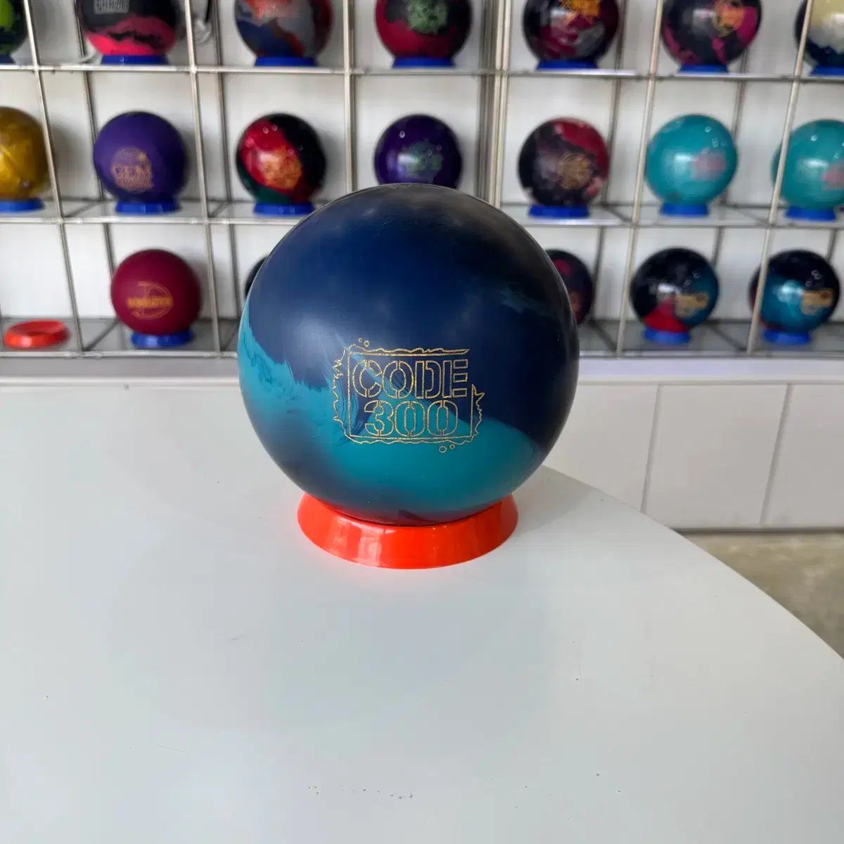 コード 300 ボーリングボール リースジコウカノウ