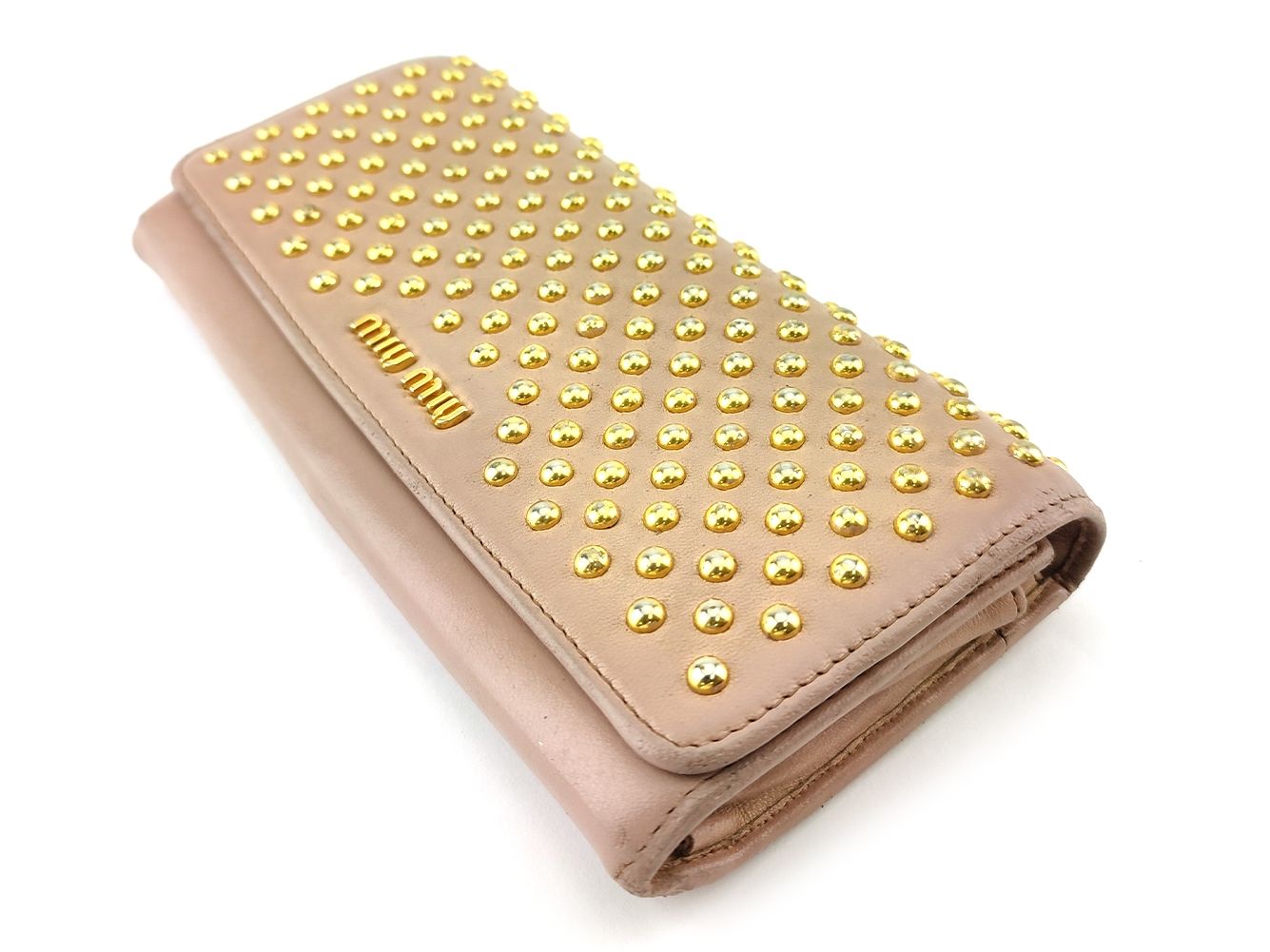 最大30％OFF】ミュウミュウ MIUMIU 長財布 スタッズ ピンク ベージュ 