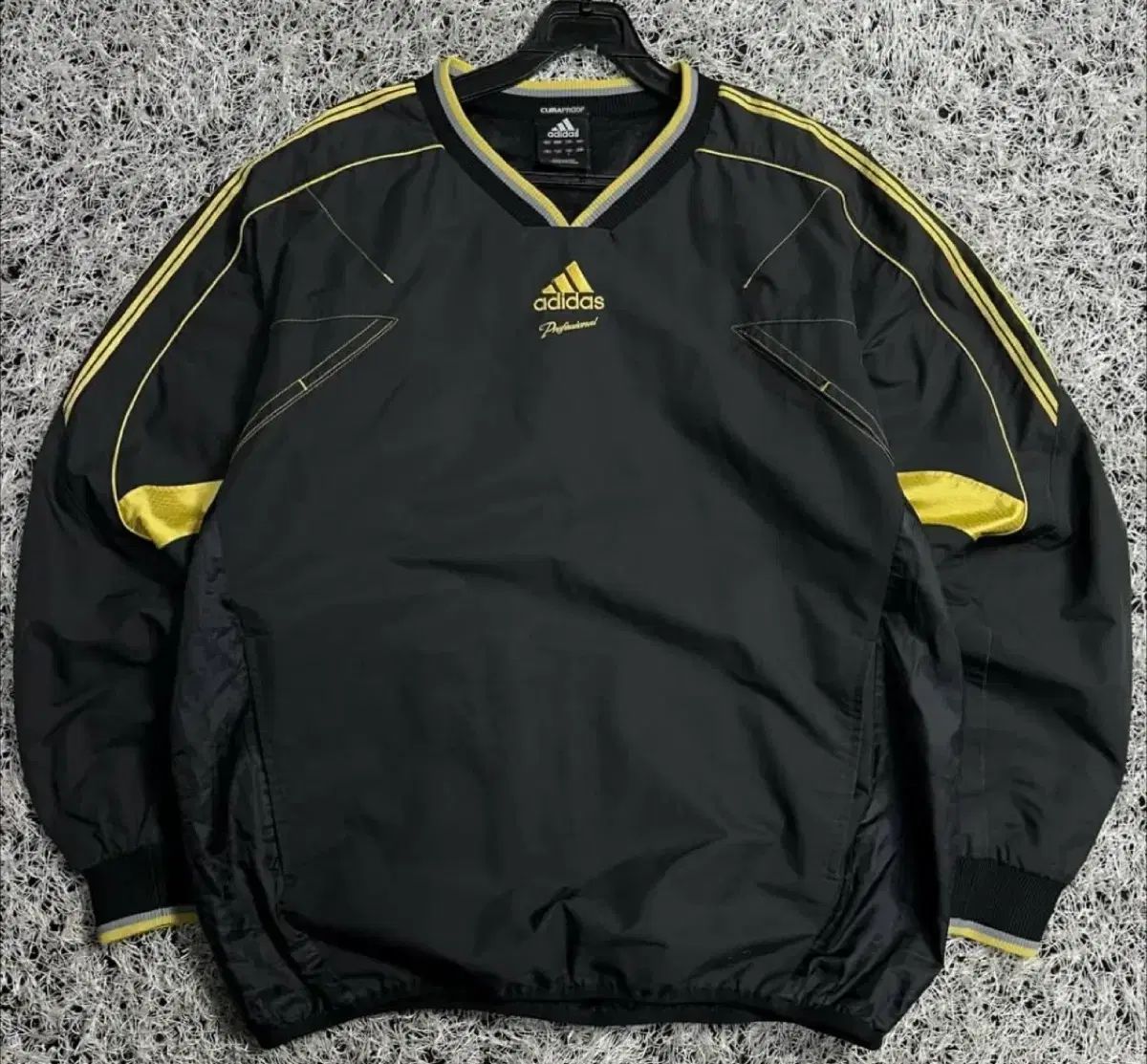 アディダス Professional 黒|黄 アノラック ジムグッズ