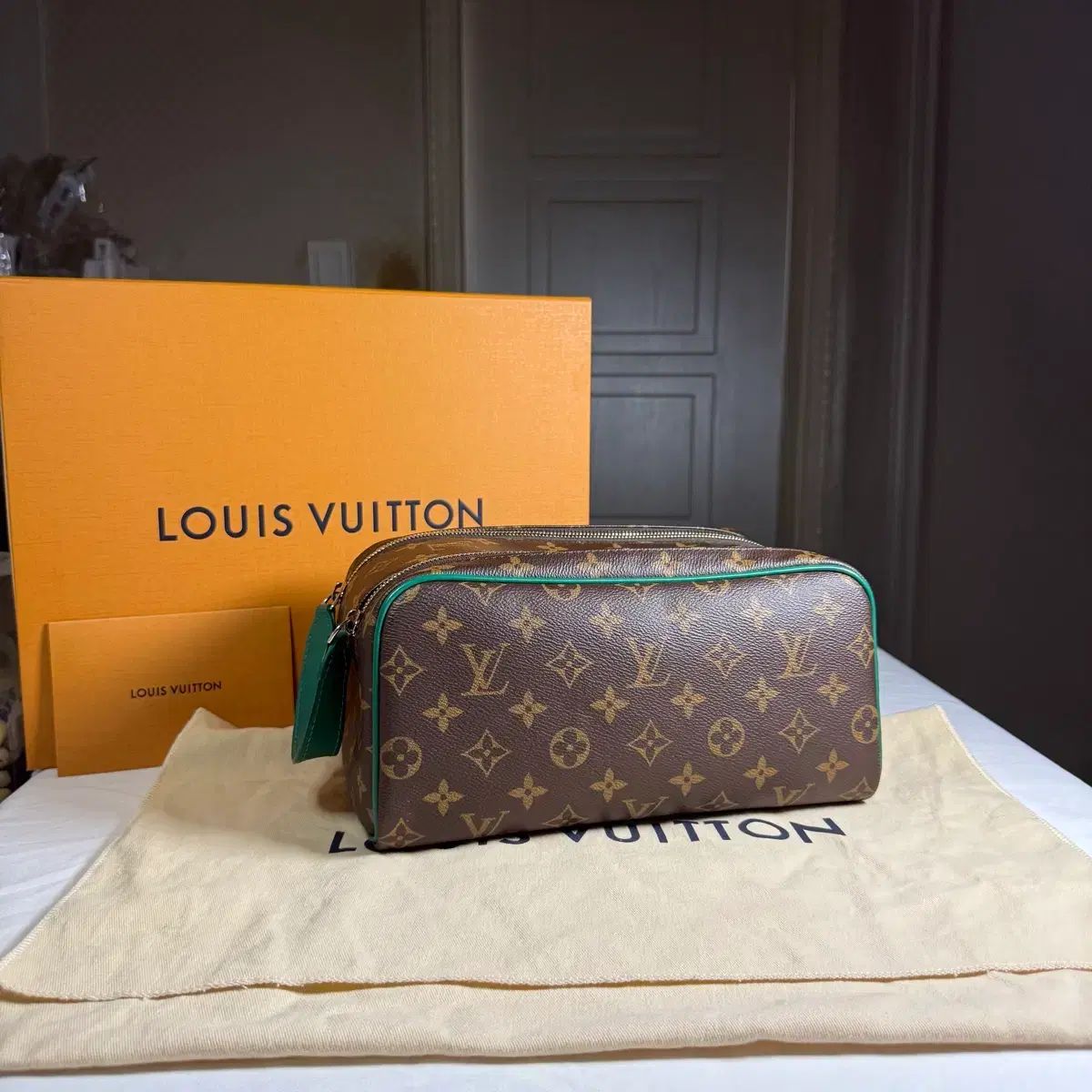25年 Louis Vuitton ルイヴィトン モノグラム マカサー トゥー ポーチ ドブキット M 12639