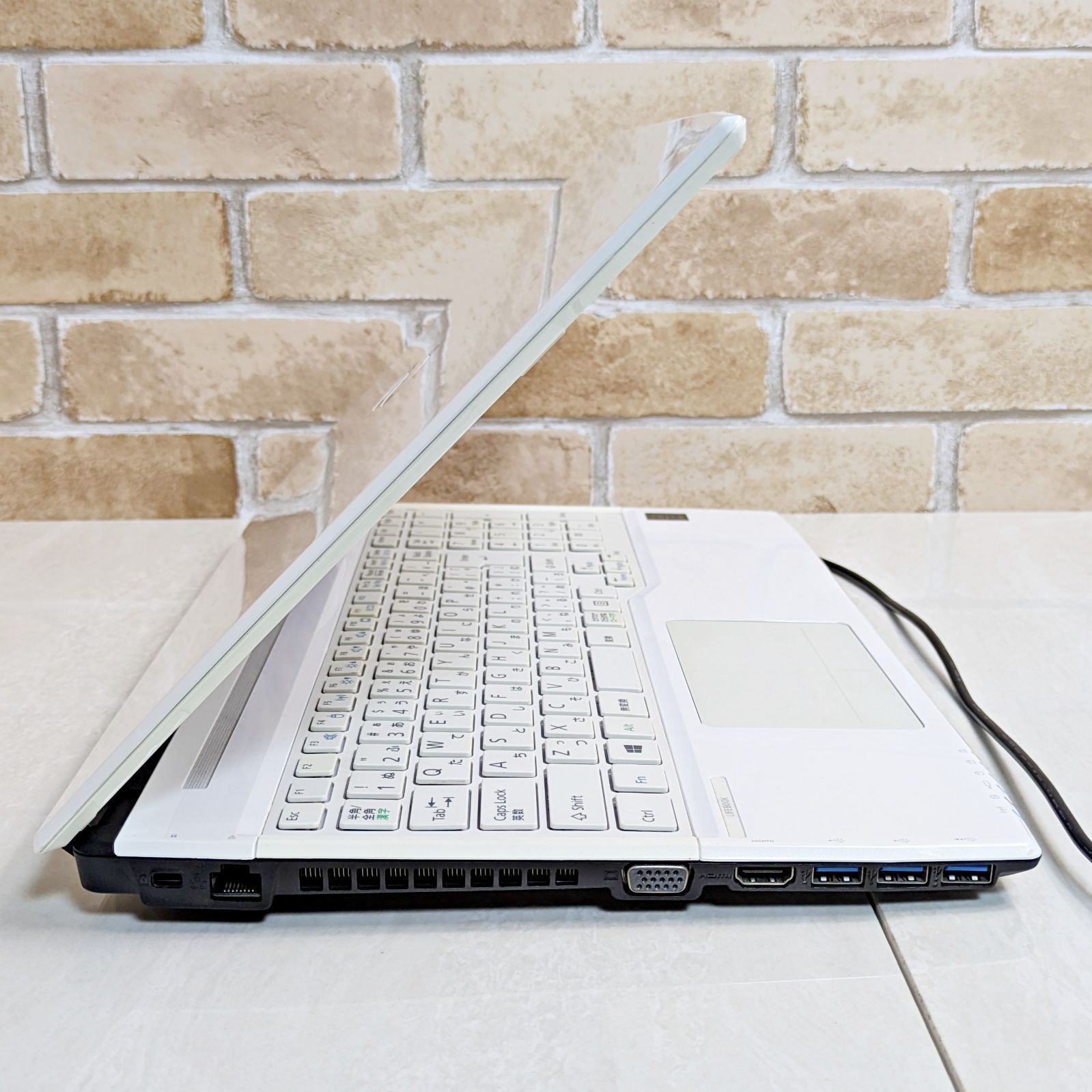 美品☆オフィス付き Office2021☆新品SSD/メモリ8GB☆初心者OK