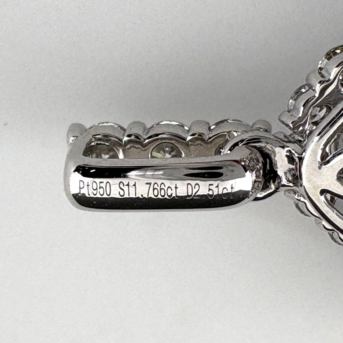 リメイク サファイア ペンダントトップ プラチナ メレダイヤ