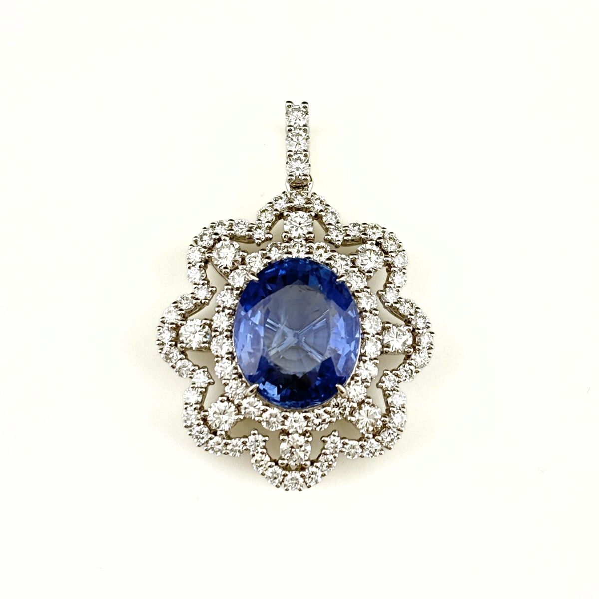 ❇新品未使用ダイヤ取り巻き『大粒1.77ctサファイア』煌めきのペンダントトップ ❇新品未使用ダイヤ取り巻き『大粒1.77ctサファイア』煌めきの
