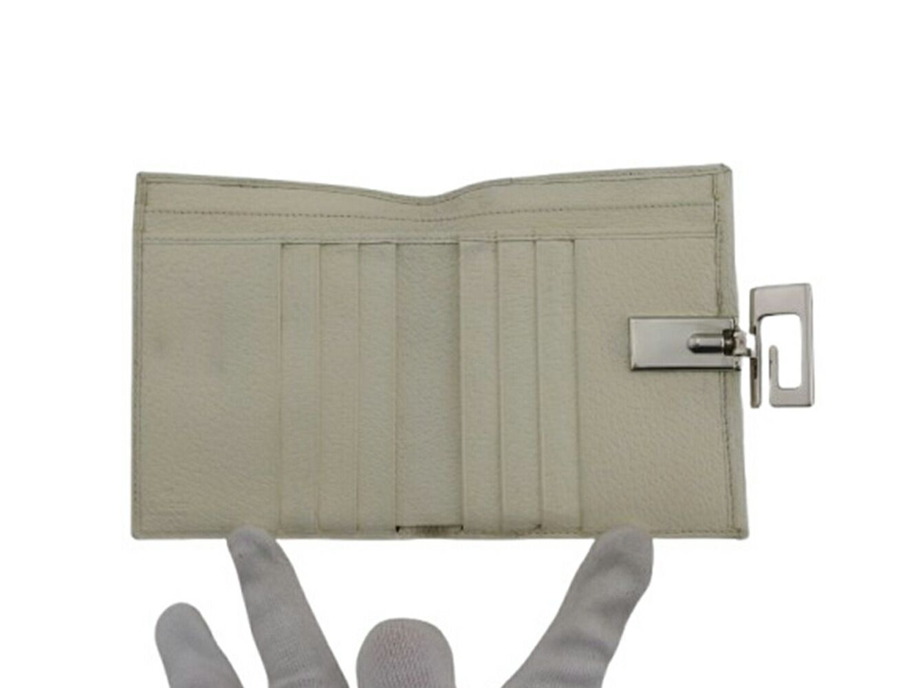 最大30％OFF】グッチ GUCCI 二つ折り財布 アイボリー レディース 中古
