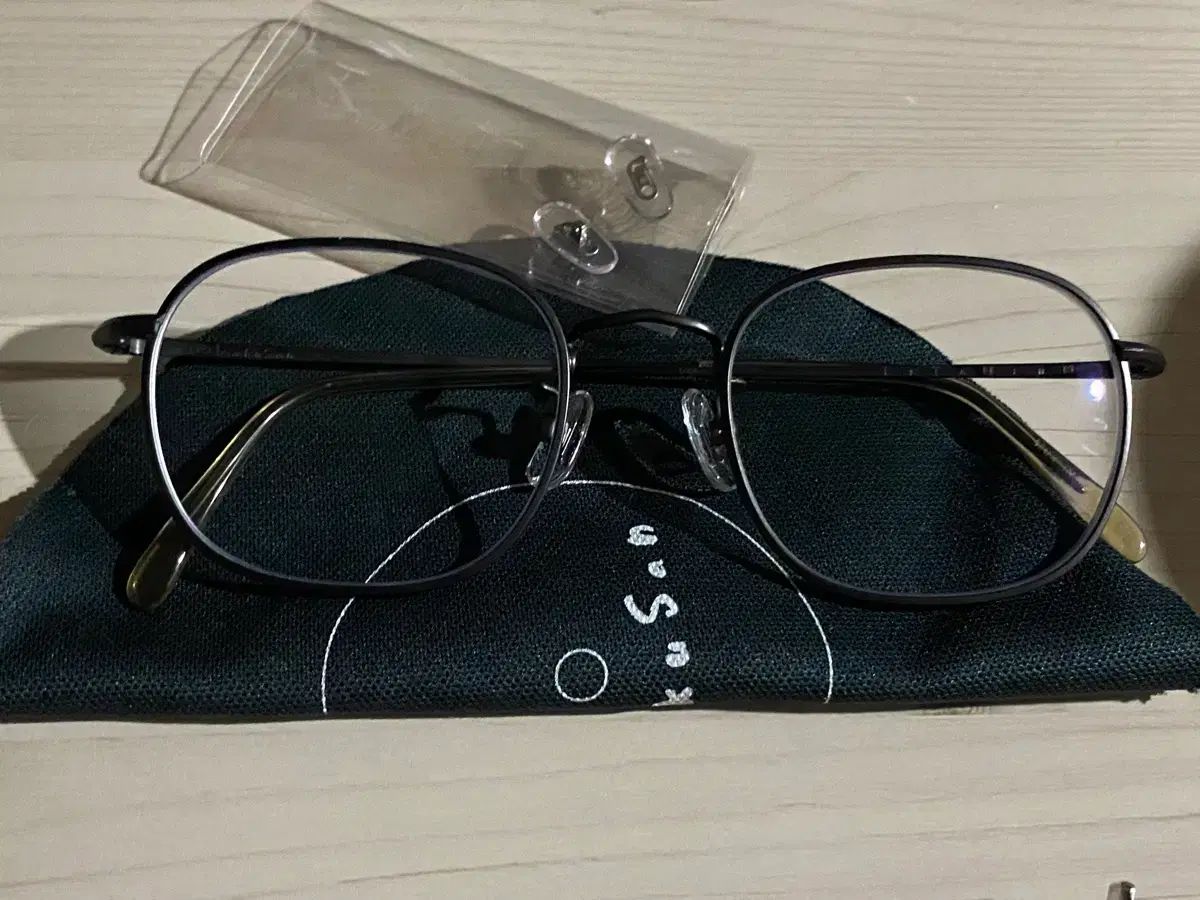 白山眼鏡 チタン ウェリントン ブラウン