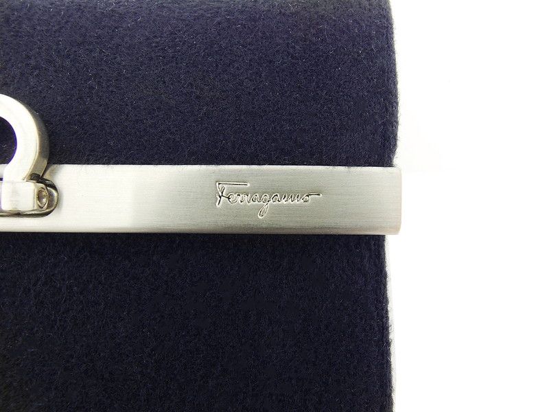 最大30％OFF】サルヴァトーレフェラガモ Salvatore Ferragamo 三つ折り