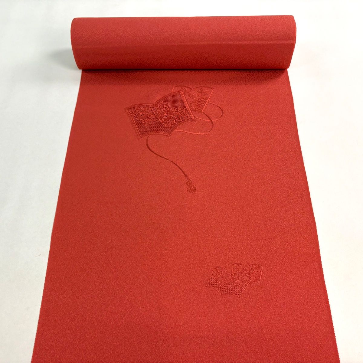 反物 秀品 付下げ 冊子 草花 刺繍 堅牢染 サーモンピンク 正絹