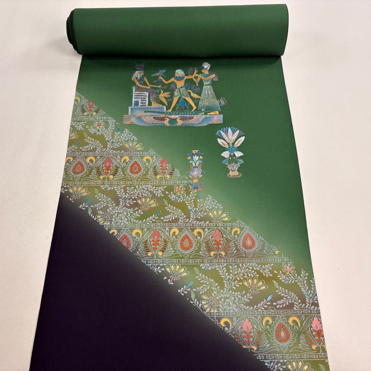 反物 秀品 付下げ 草花 金銀彩 緑 正絹