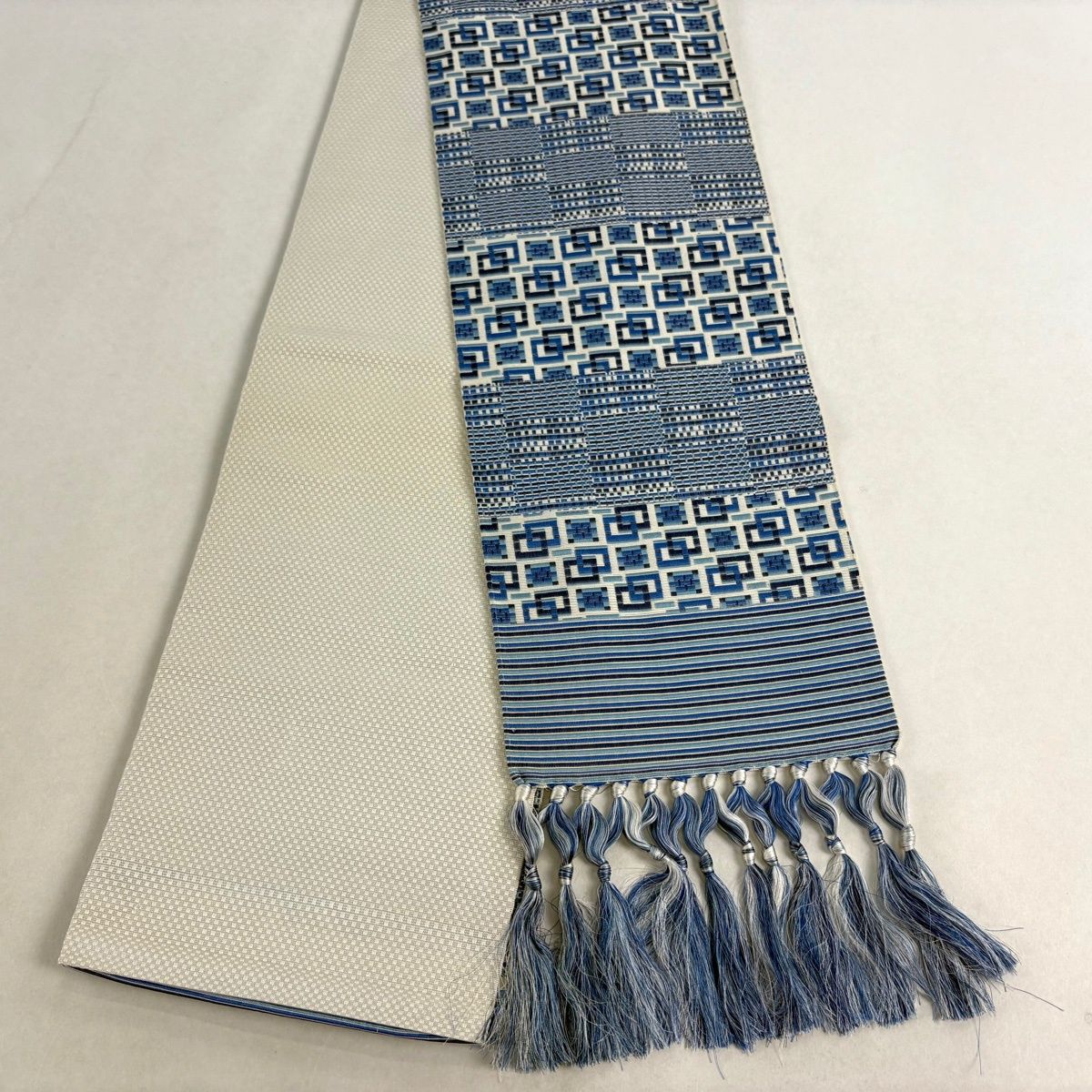 美品】半幅帯 名品 博多織 証紙 幾何学 水色 正絹 【中古】 - メルカリ