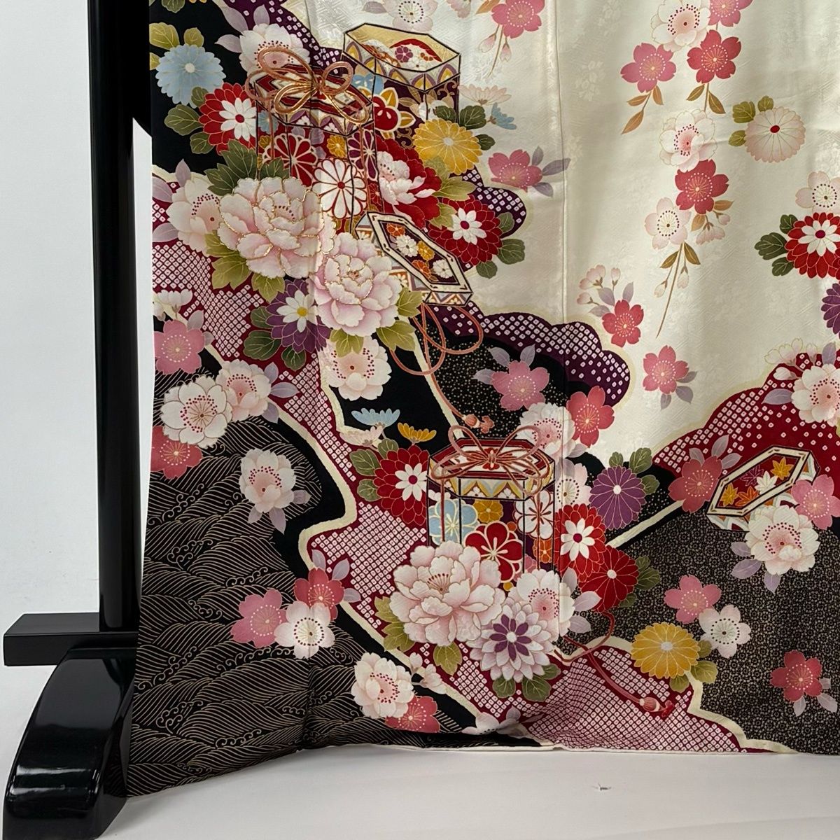 振袖 身丈171.5 cm 裄丈72 L 袷 袋帯フルセット 貝桶 草花 金糸 金彩 クリーム 正絹