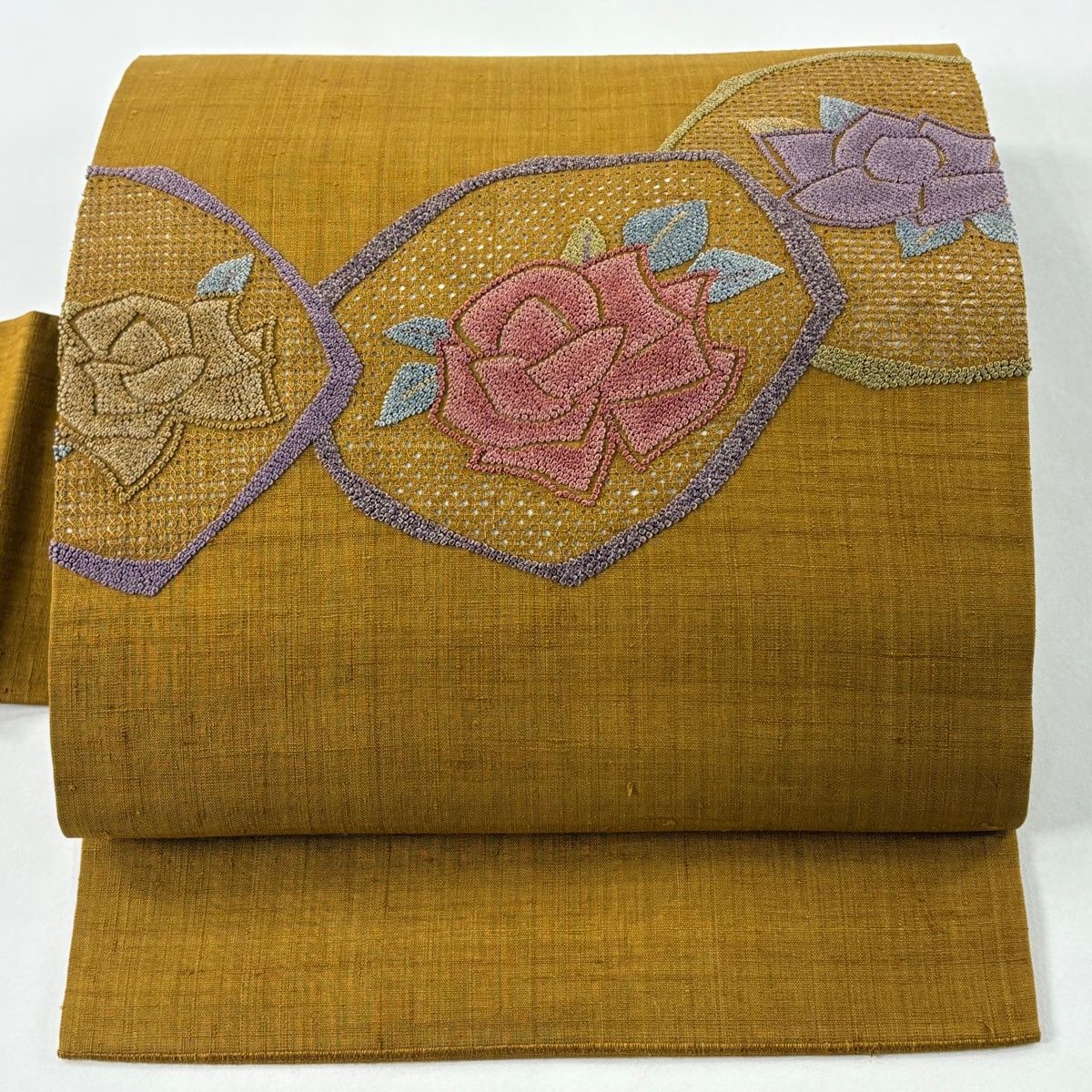名古屋帯 秀品 関西仕立て 薔薇 刺繍 山吹茶色 正絹