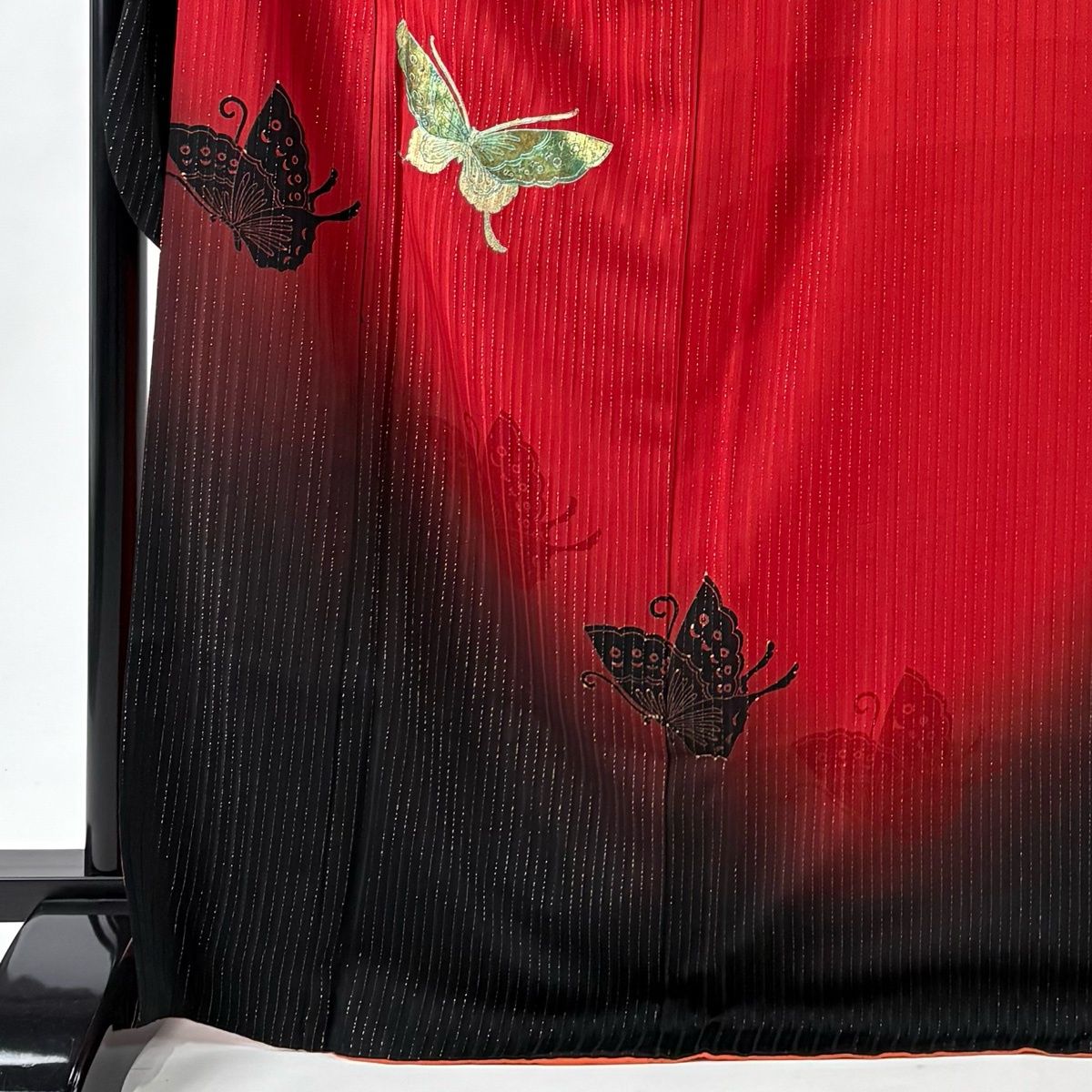 振袖 身丈172 cm 裄丈70 L 袷 蝶 縦縞 箔 金彩 赤 正絹 名品