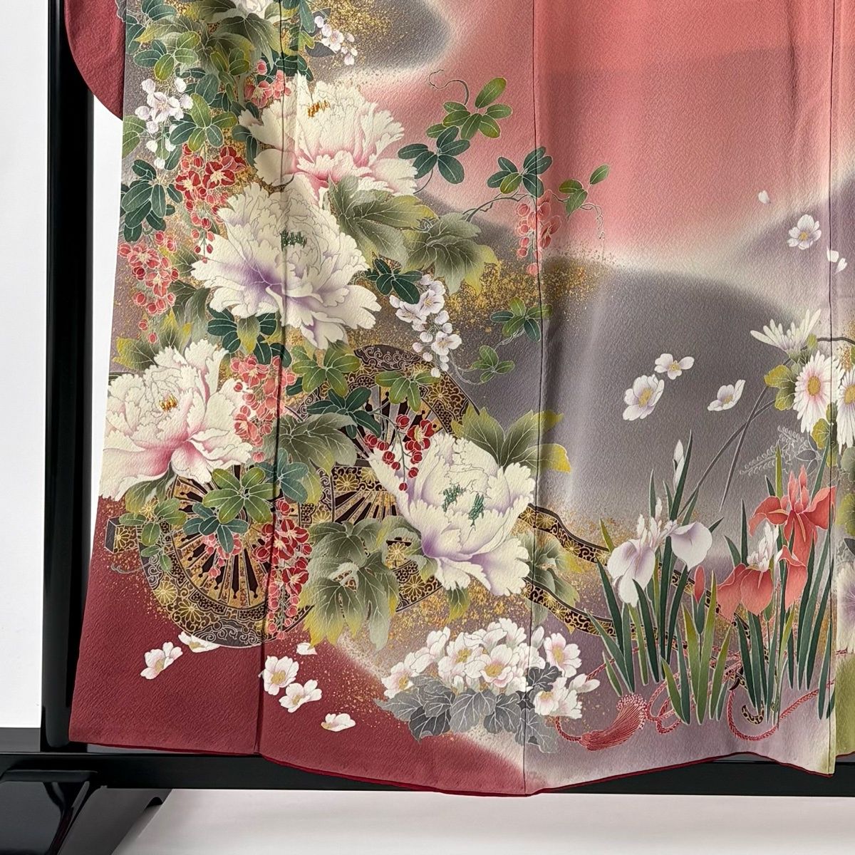 振袖 身丈157.5 cm 裄丈67 M 袷 落款 花車 牡丹 金彩 刺繍 ピンク 正絹 名品
