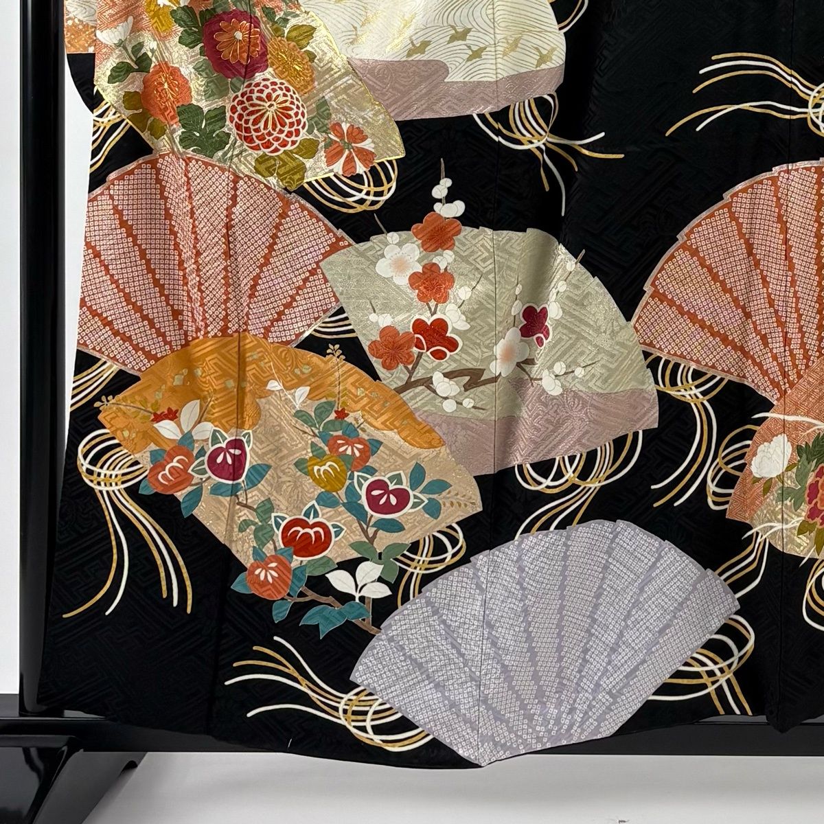 振袖 身丈160 cm 裄丈64 M 袷 鈴乃屋 檜扇 菊 金糸 金銀彩 黒 正絹 名品