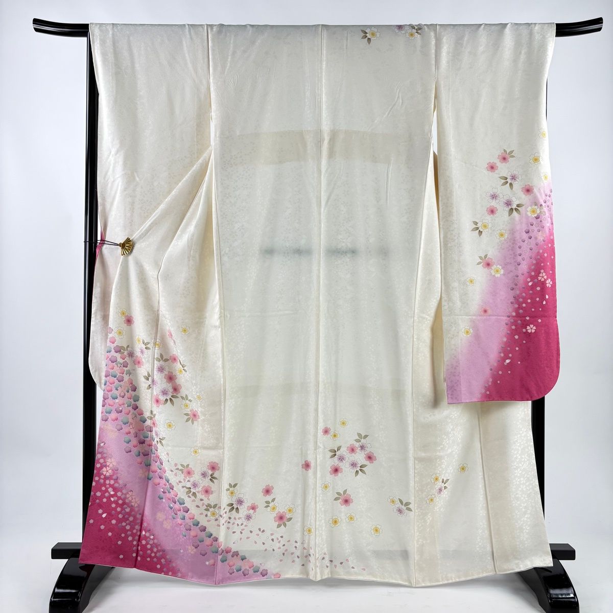 振袖 身丈162 5 cm 裄丈67 L 袷 桜 桜の花びら 染め分け クリーム 正絹
