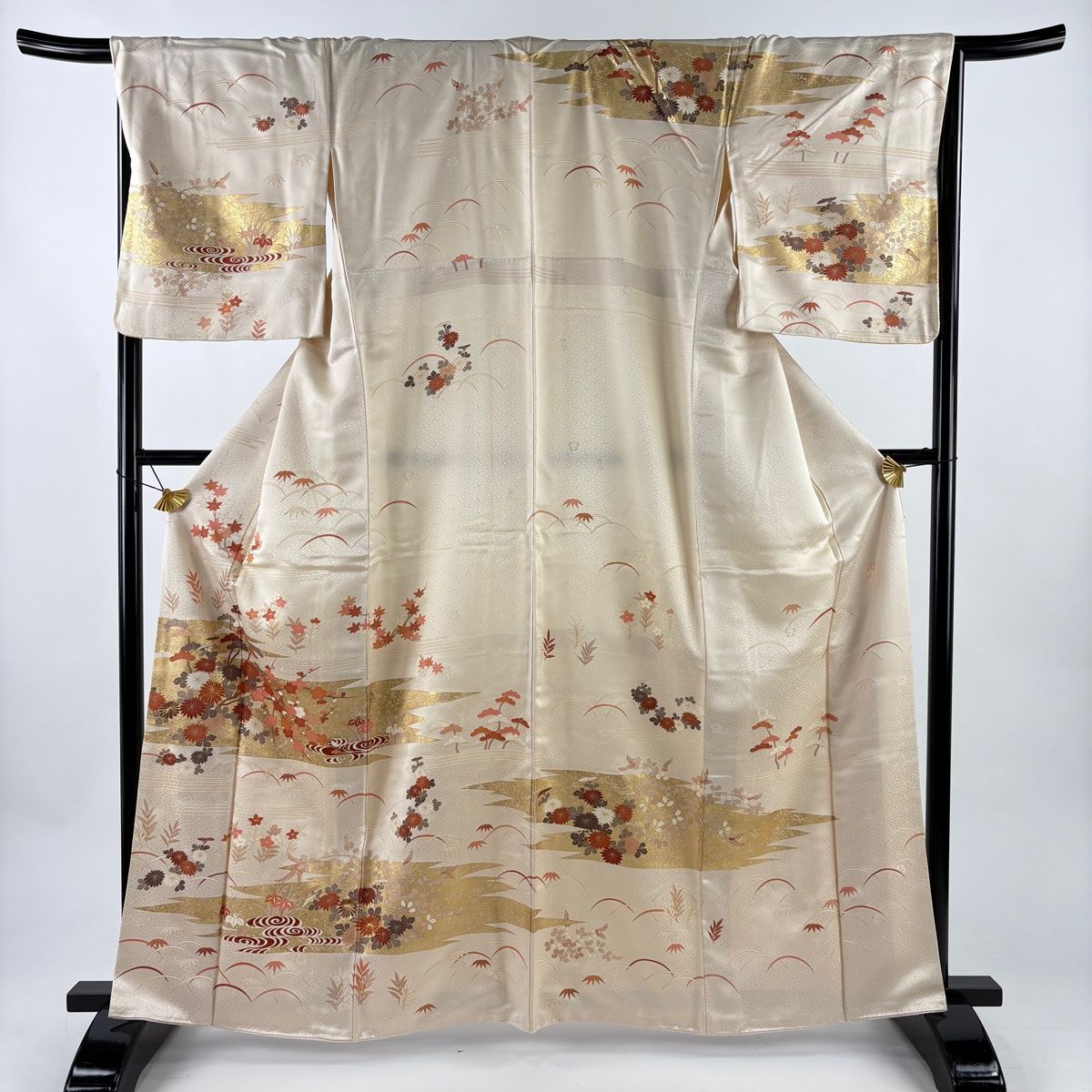 訪問着 身丈164 cm 裄丈67 M 袷 吾妻徳穂 落款 松竹梅 秋草 金糸 金彩 ベージュ 正絹