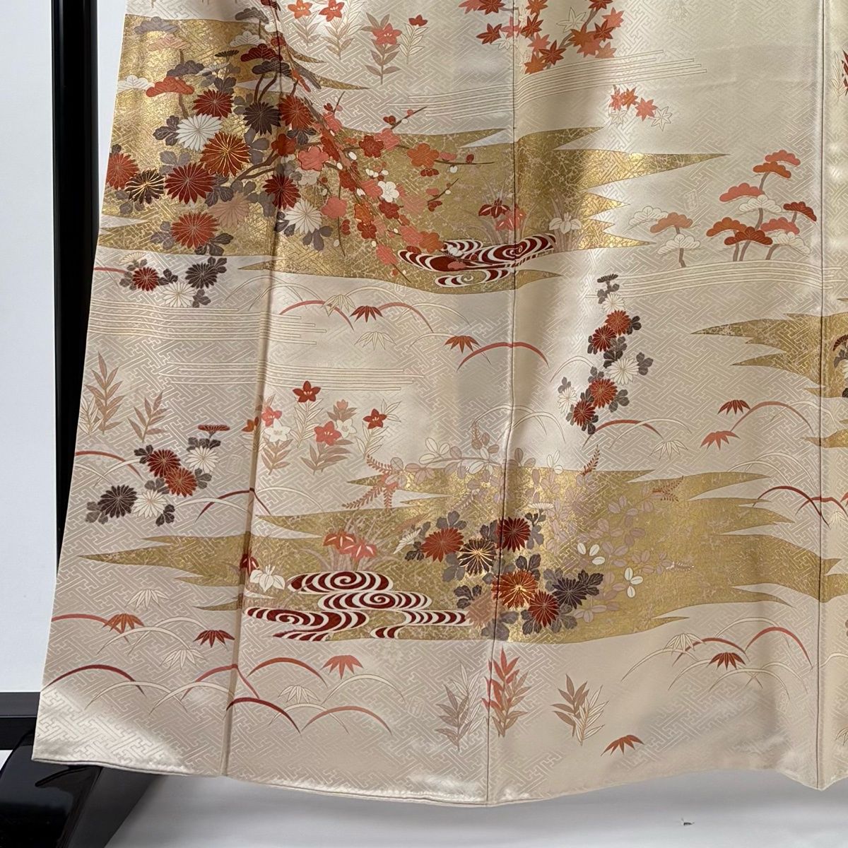 訪問着 身丈164 cm 裄丈67 M 袷 吾妻徳穂 落款 松竹梅 秋草 金糸 金彩 ベージュ 正絹 名品