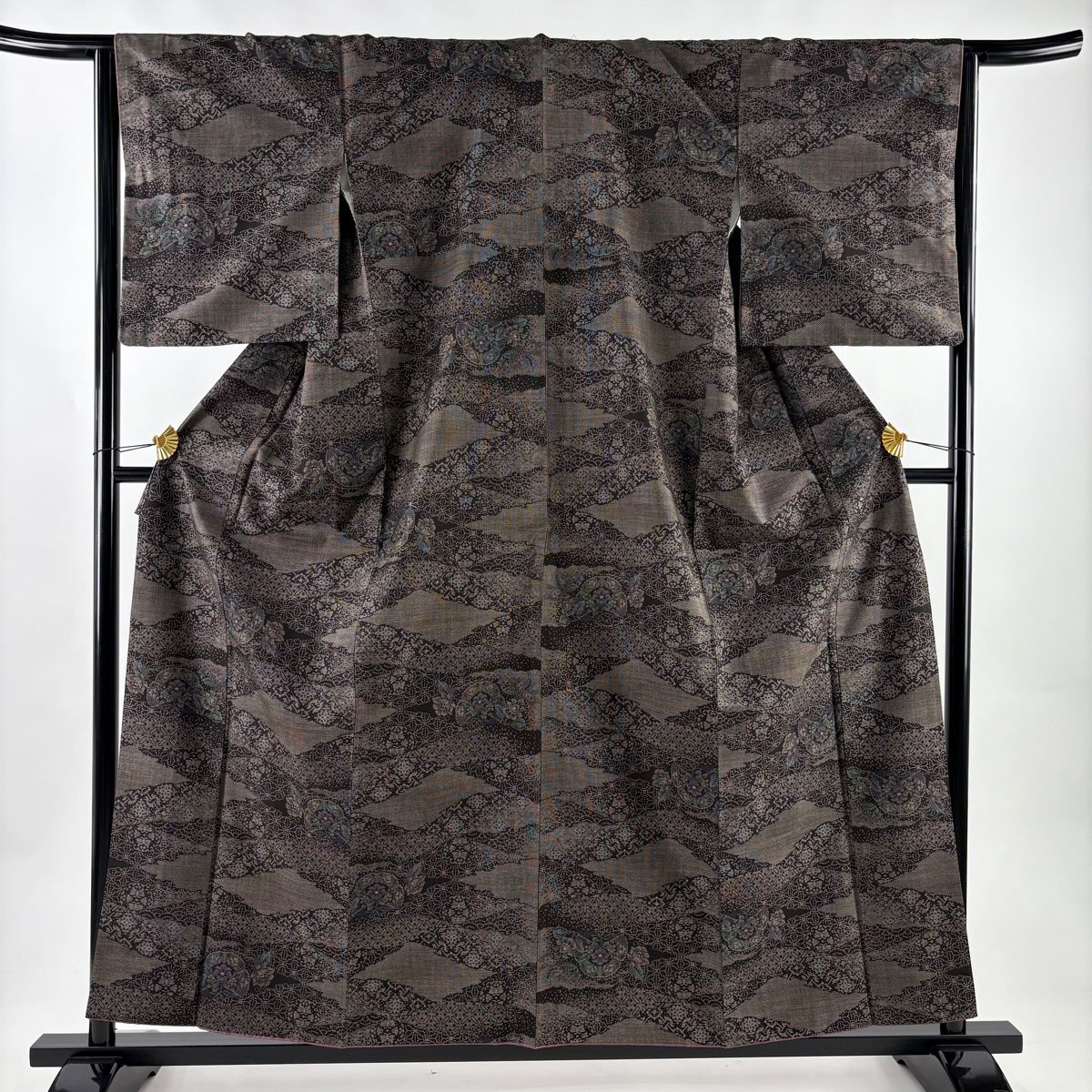 紬 身丈158 cm 裄丈65 5 M 袷 草花 幾何学 焦茶色 正絹