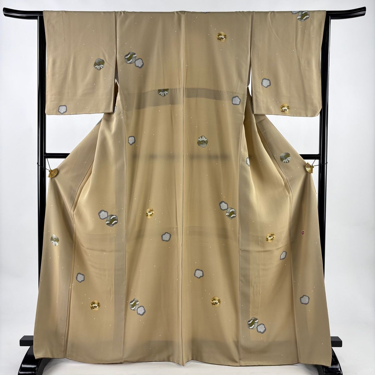 小紋 身丈168.5 cm 裄丈65 M 袷 花井幸子 落款 松竹梅 幾何学 ベージュ 正絹