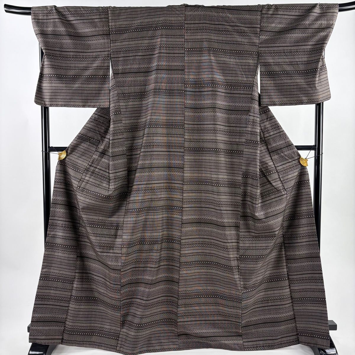 大島紬 身丈168 cm 裄丈72 L 袷 純泥染 証紙 縞 幾何学模様 焦茶色 正絹