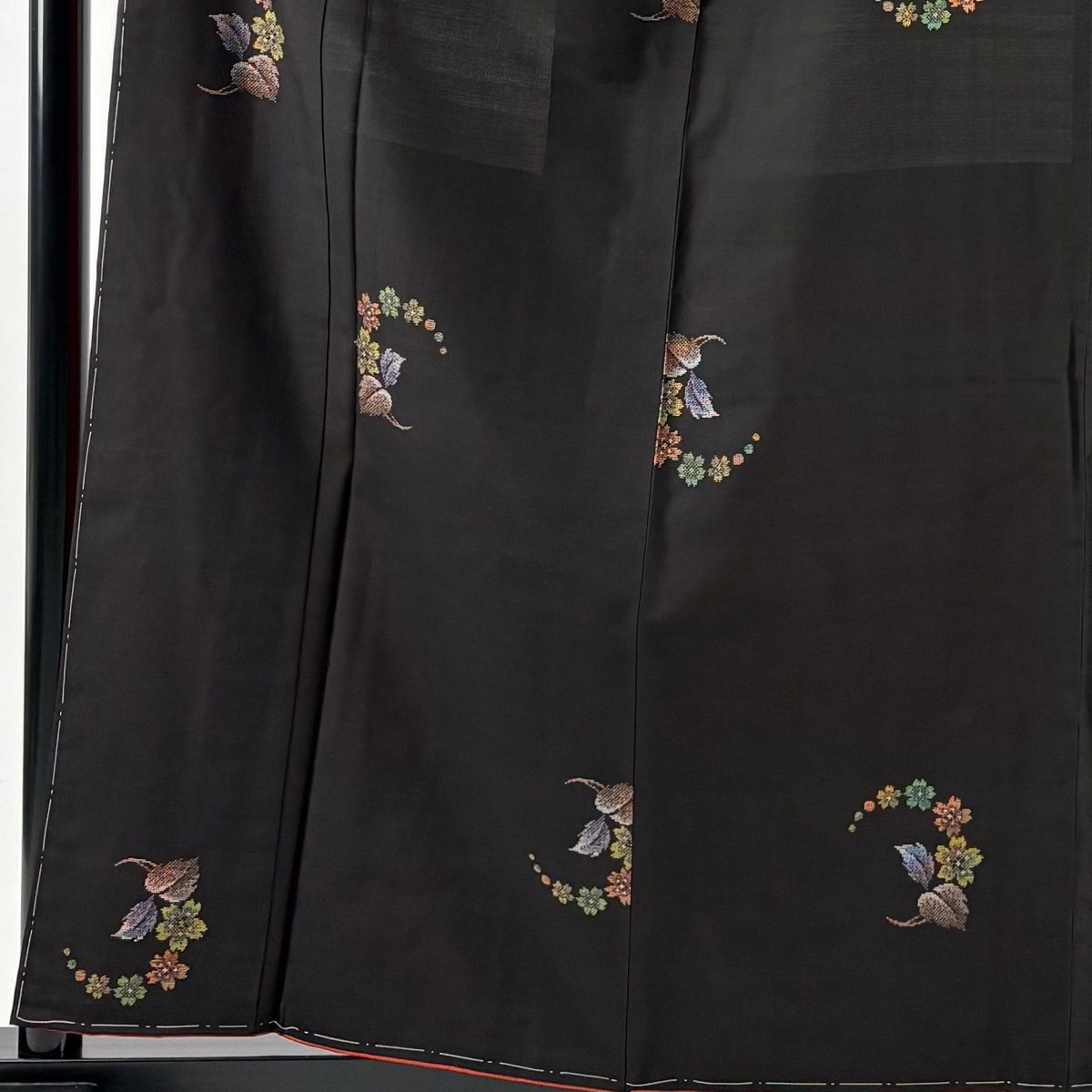 大島紬 身丈160.5 cm 裄丈66.5 M 袷 証紙 桜 葉柄 純泥染 焦茶色 正絹 名品