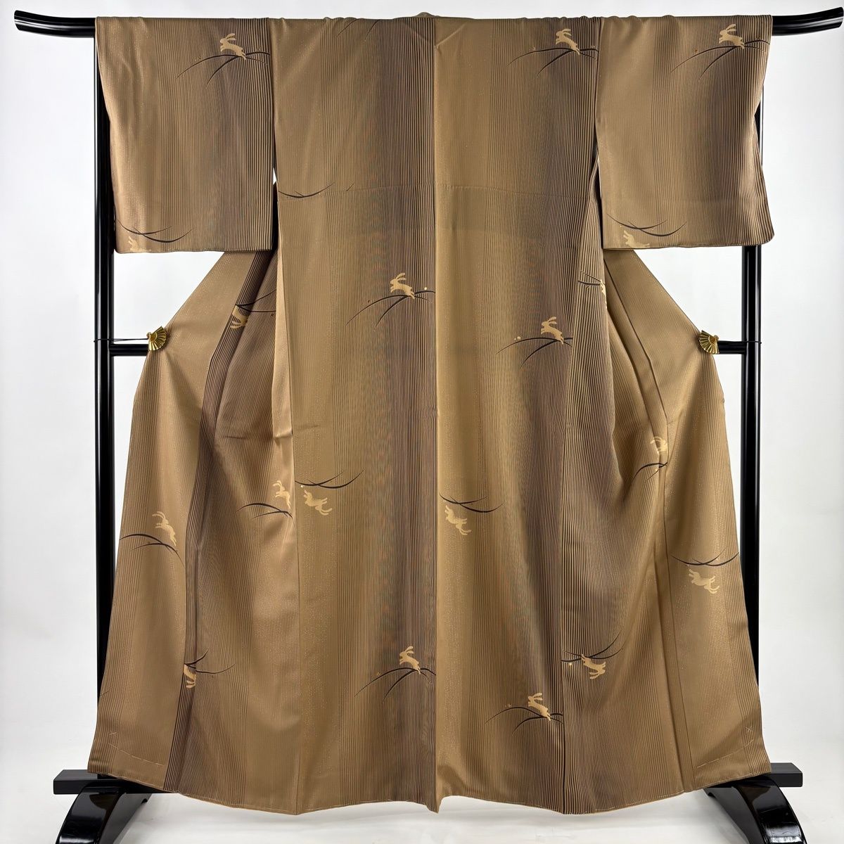 小紋 身丈163 cm 裄丈68.5 L 袷 うさぎ 縦縞 金彩 銀通し 茶色 正絹 名品