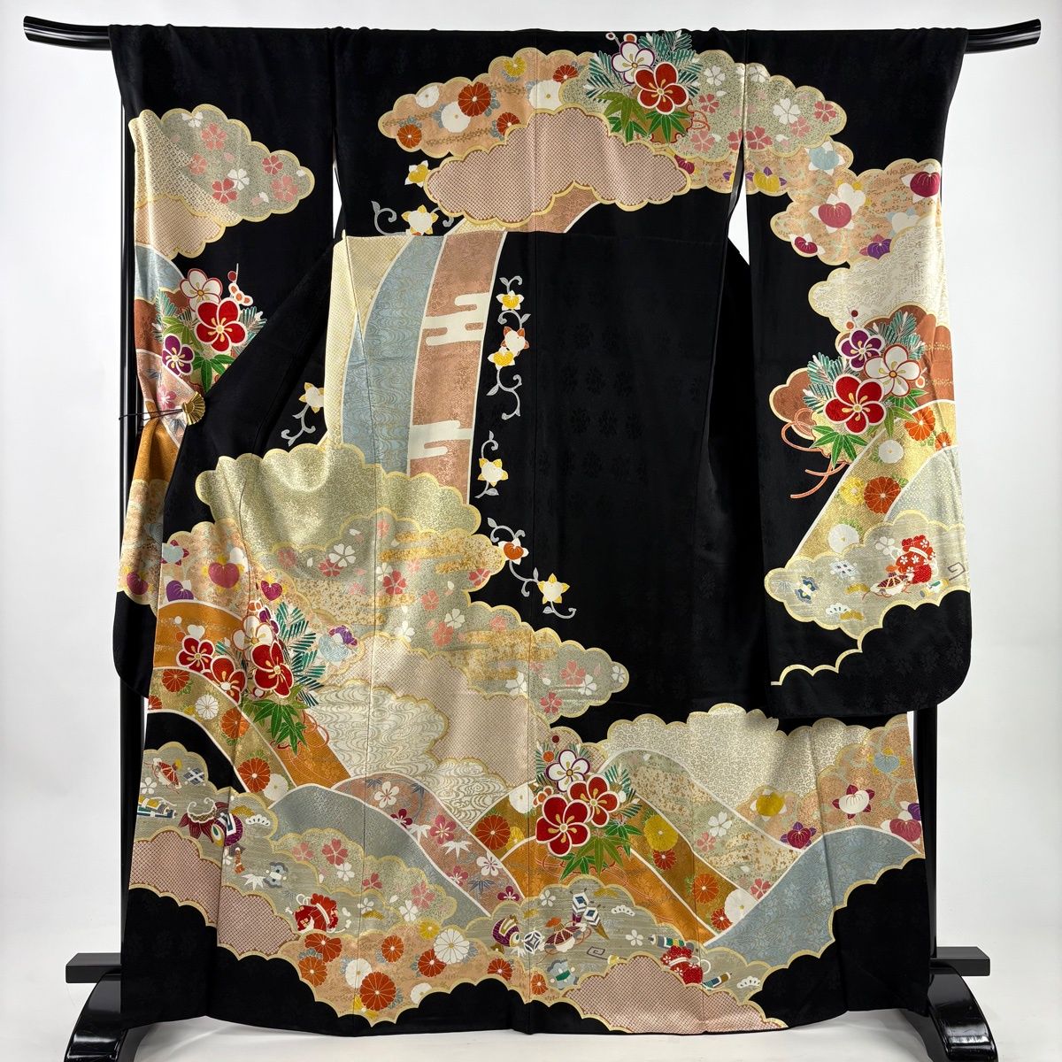 振袖 身丈167 5 cm 裄丈70 L 袷 松竹梅 宝尽くし 金糸 金彩 黒 正絹