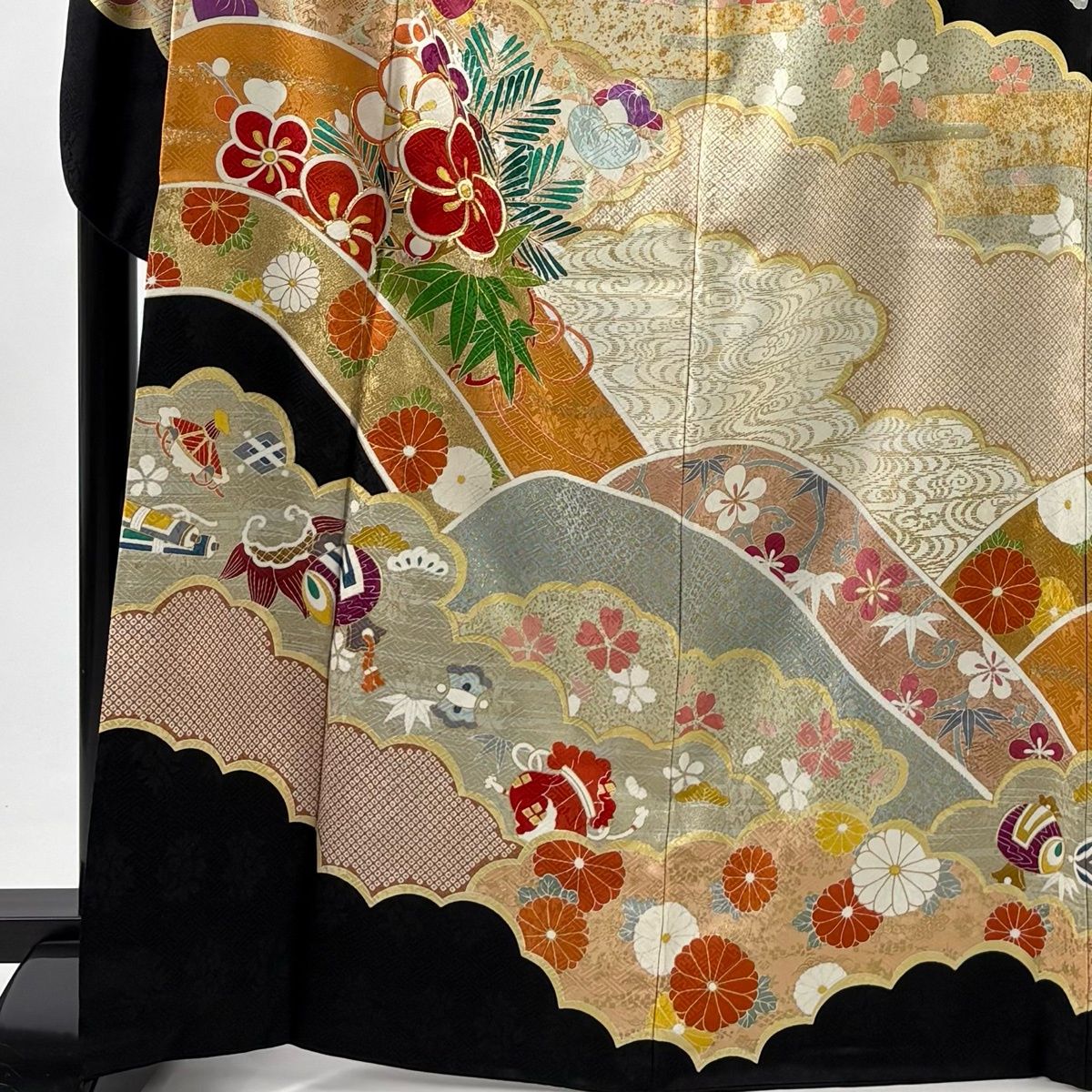 振袖 身丈167.5 cm 裄丈70 L 袷 松竹梅 宝尽くし 金糸 金彩 黒 正絹 名品