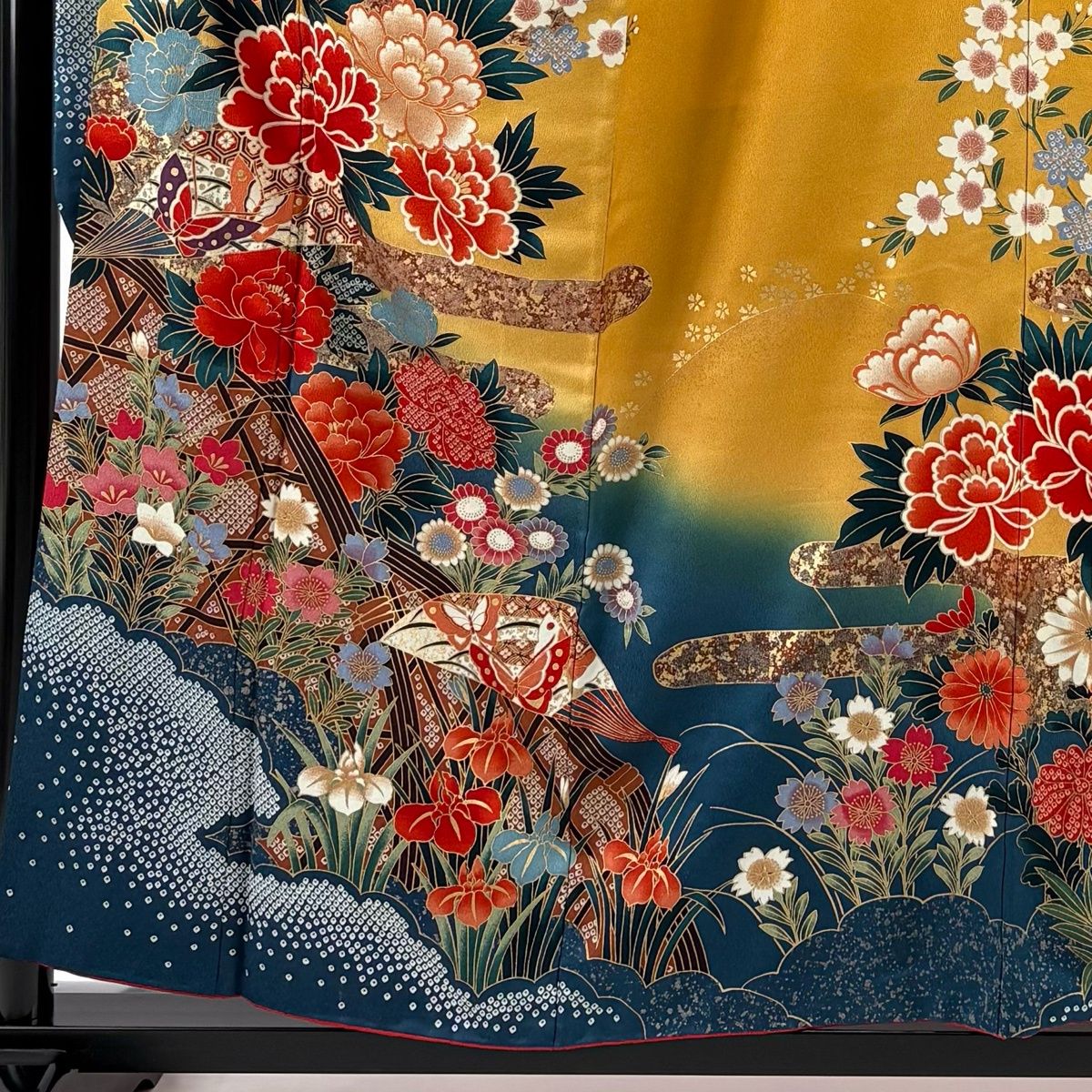 振袖 身丈158 cm 裄丈63 S 袷 牡丹 桜 金彩 染め分け 山吹色 正絹