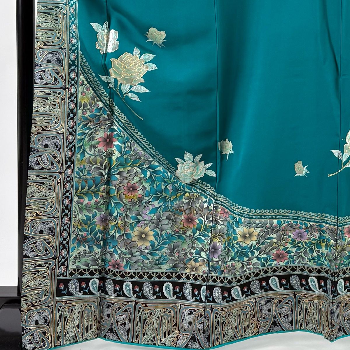 振袖 身丈167.5 cm 裄丈67.5 L 袷 落款 薔薇 花唐草 金銀彩 緑 正絹 名品