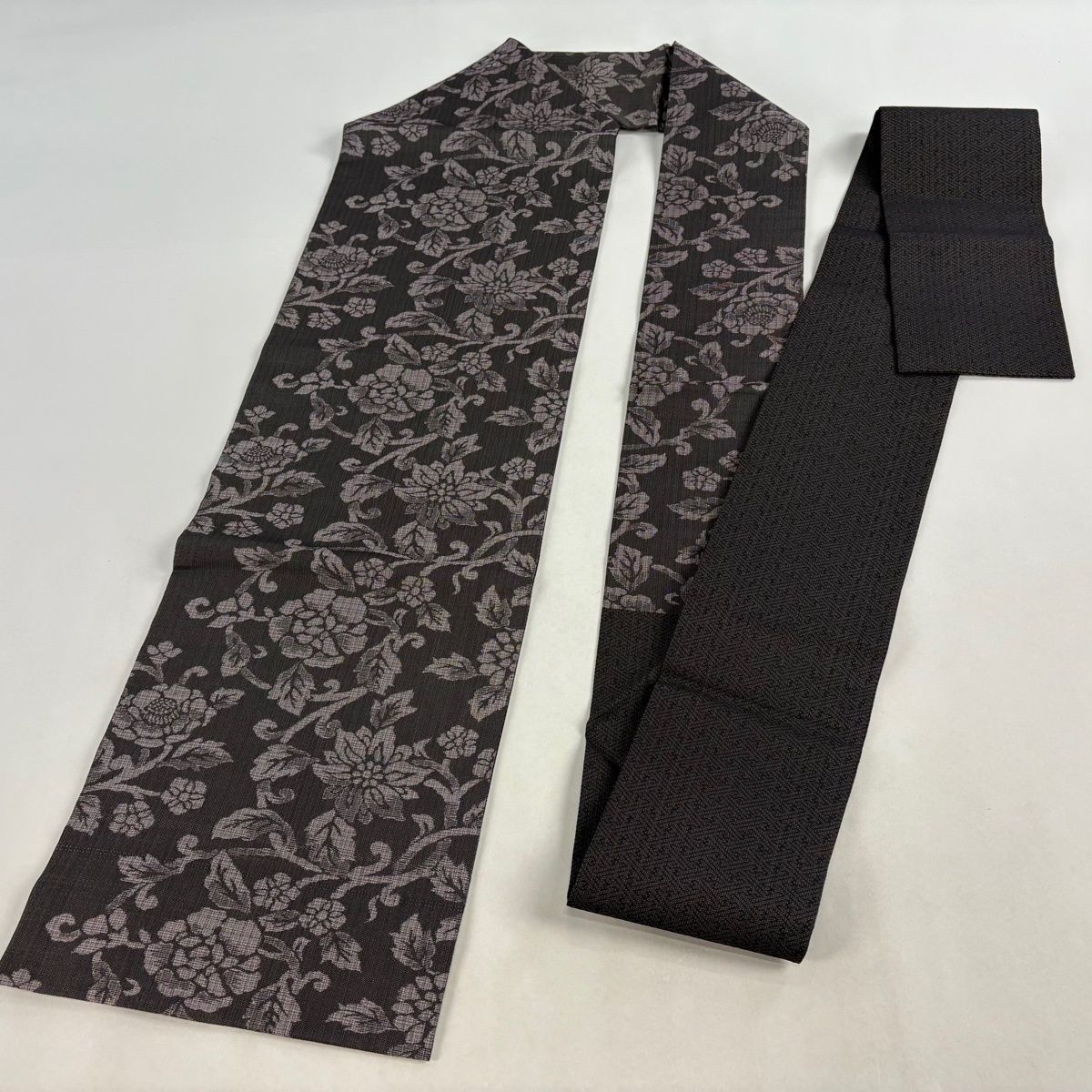 美品】 名古屋帯 秀品 草花 唐草 墨色 正絹 【中古】 - メルカリ